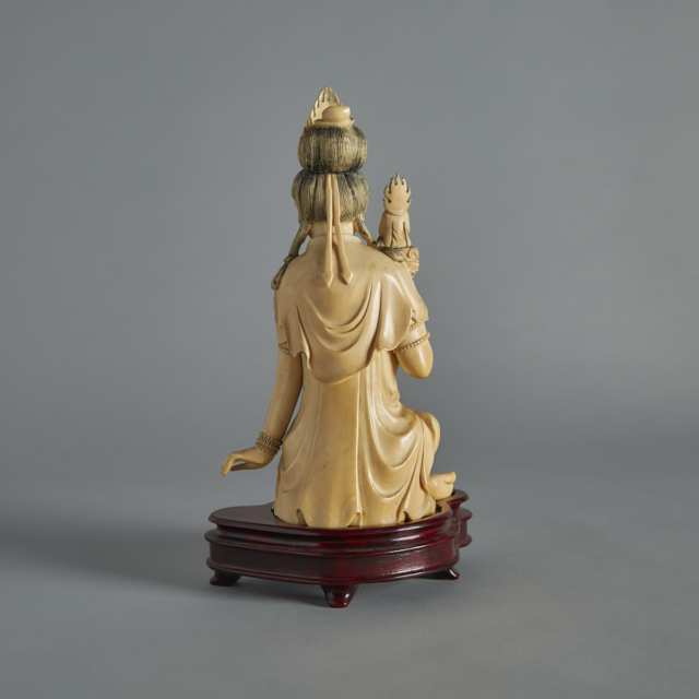An Ivory Carved Seated Guanyin, Circa 1940