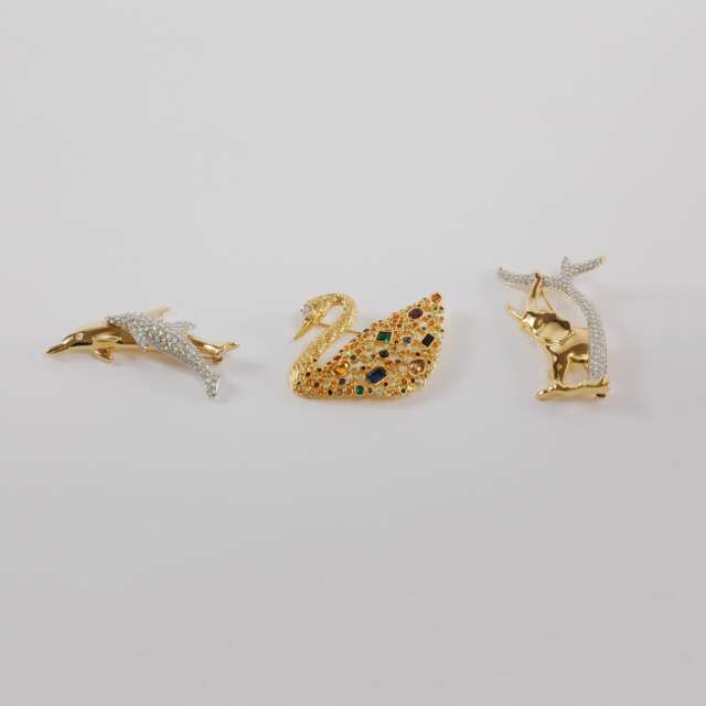 Five Swarovski Crystal Small Animal Figurines, Two Christmas Ornaments and Three Brooches, late 20th/early 21st century