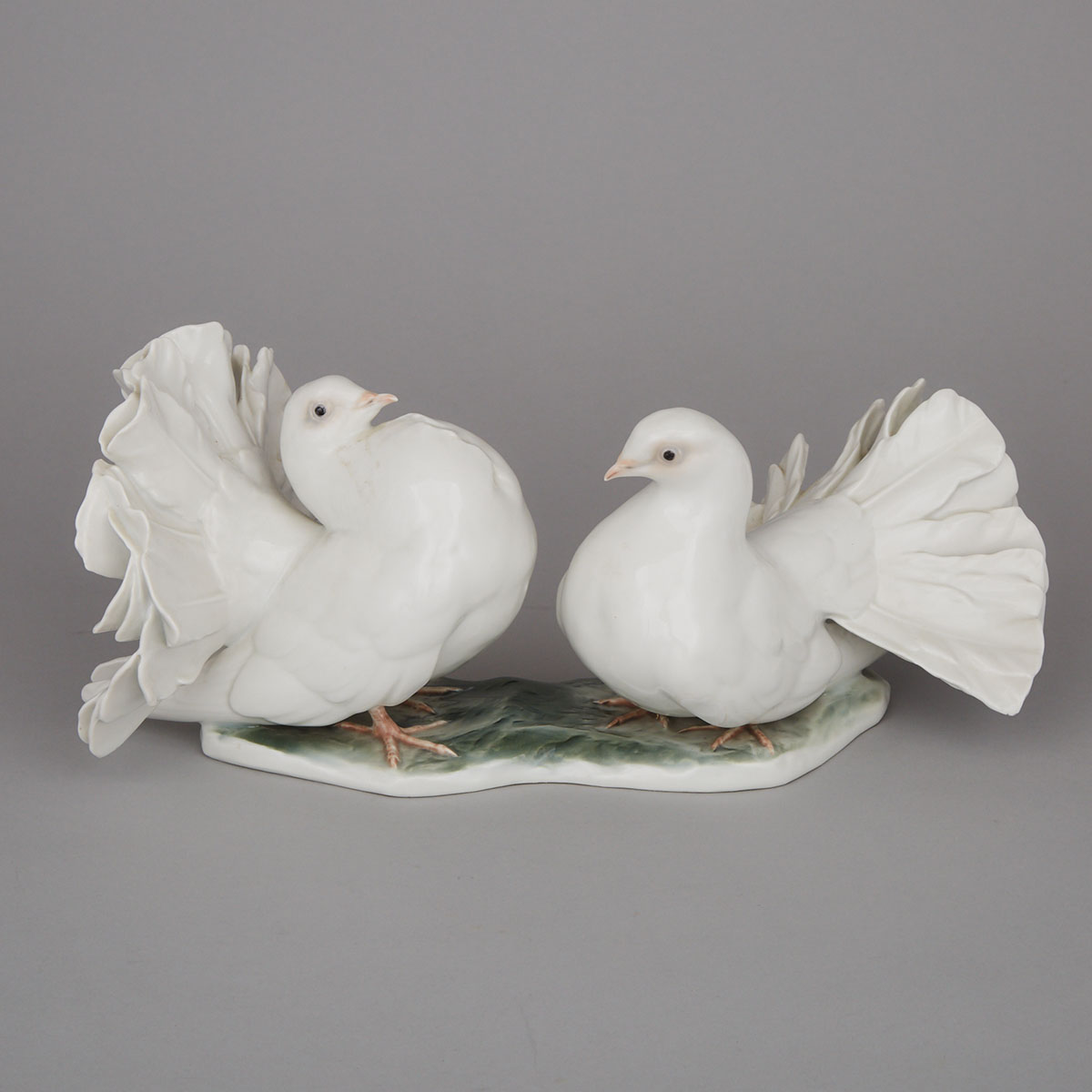 Rosenthal Group of a Pair of Fantail Pigeons, Fritz, Heidenreich, 20th century