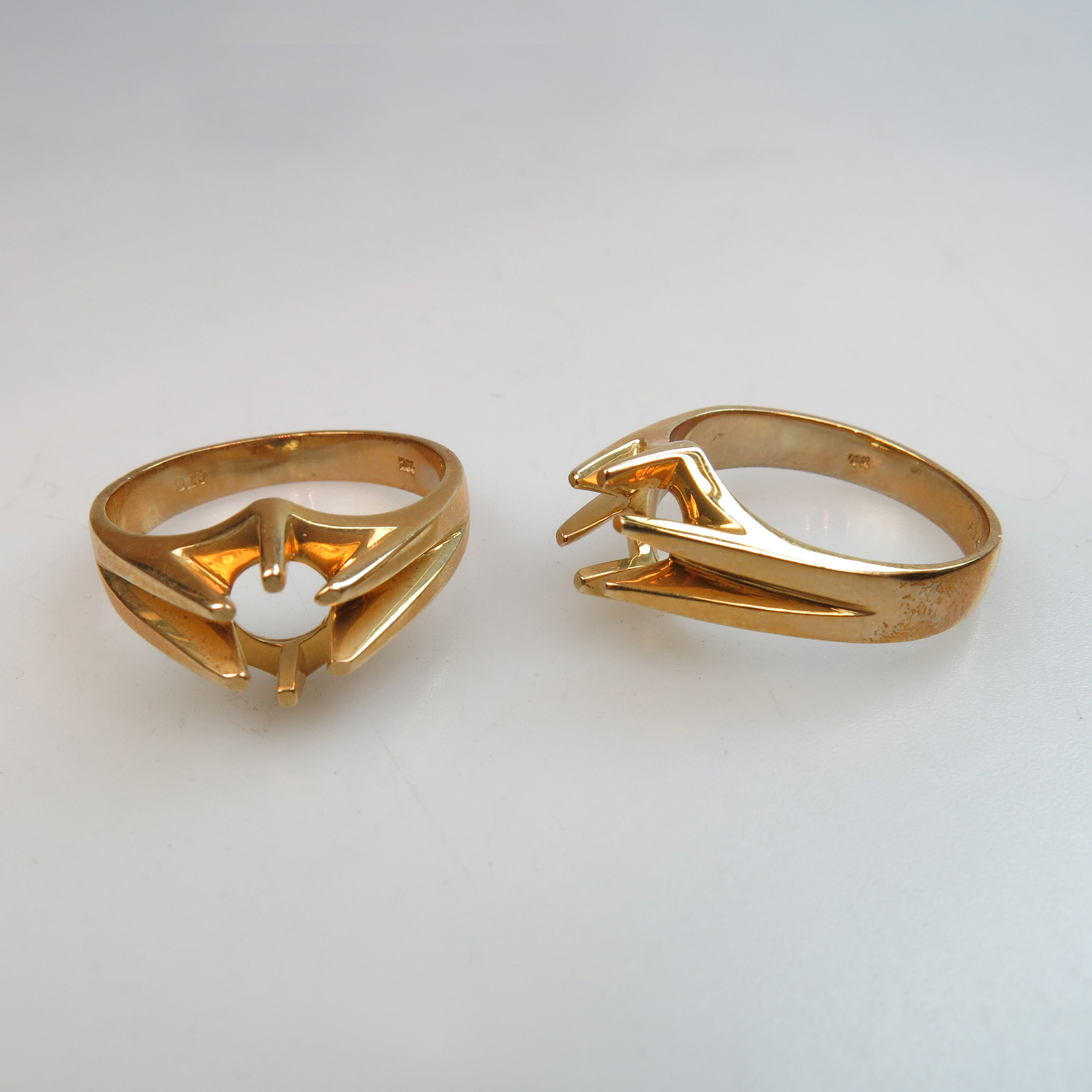 2 x 18K Yellow Gold 6 Claw Ring Mounts