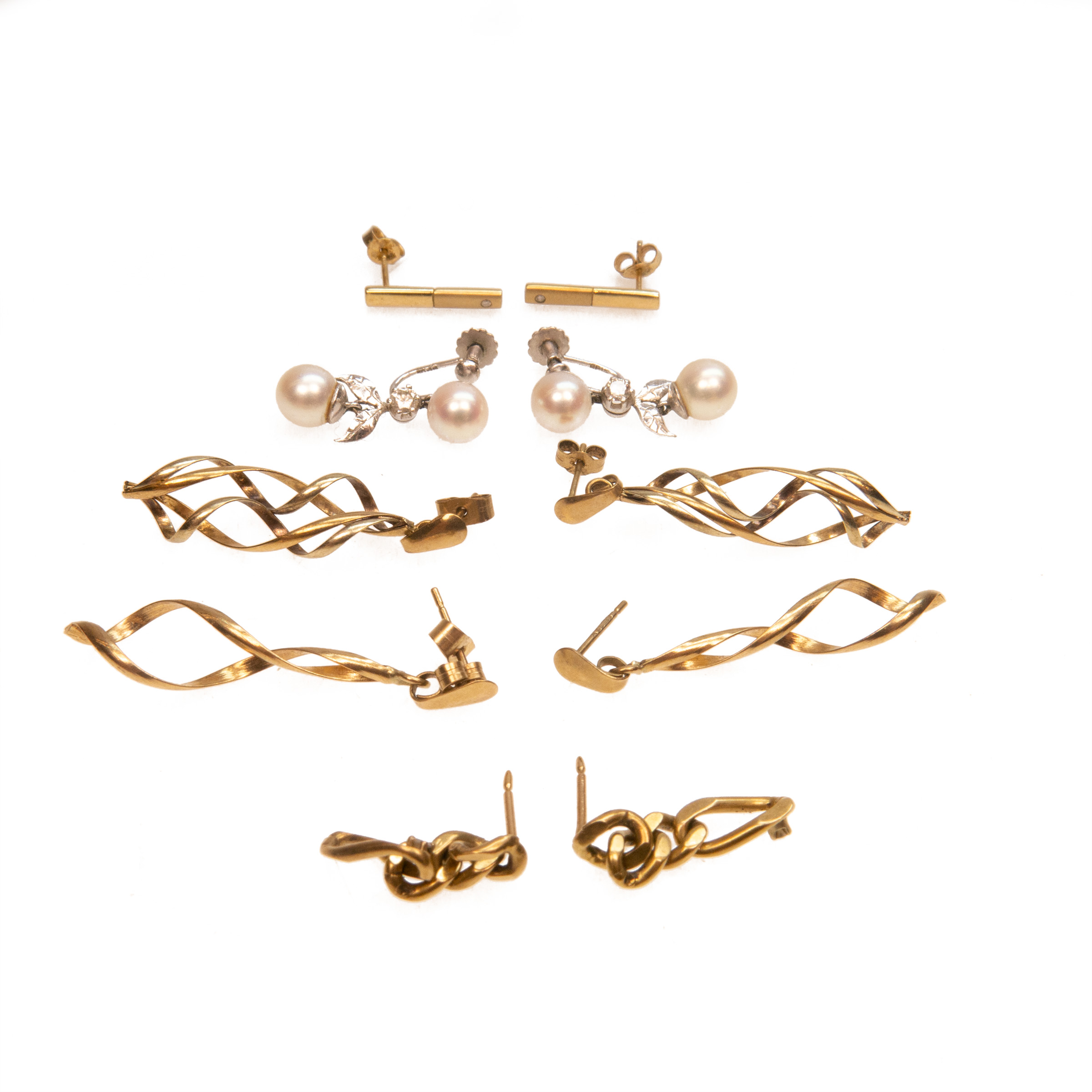 5 X Pairs of 9K Gold Earrings