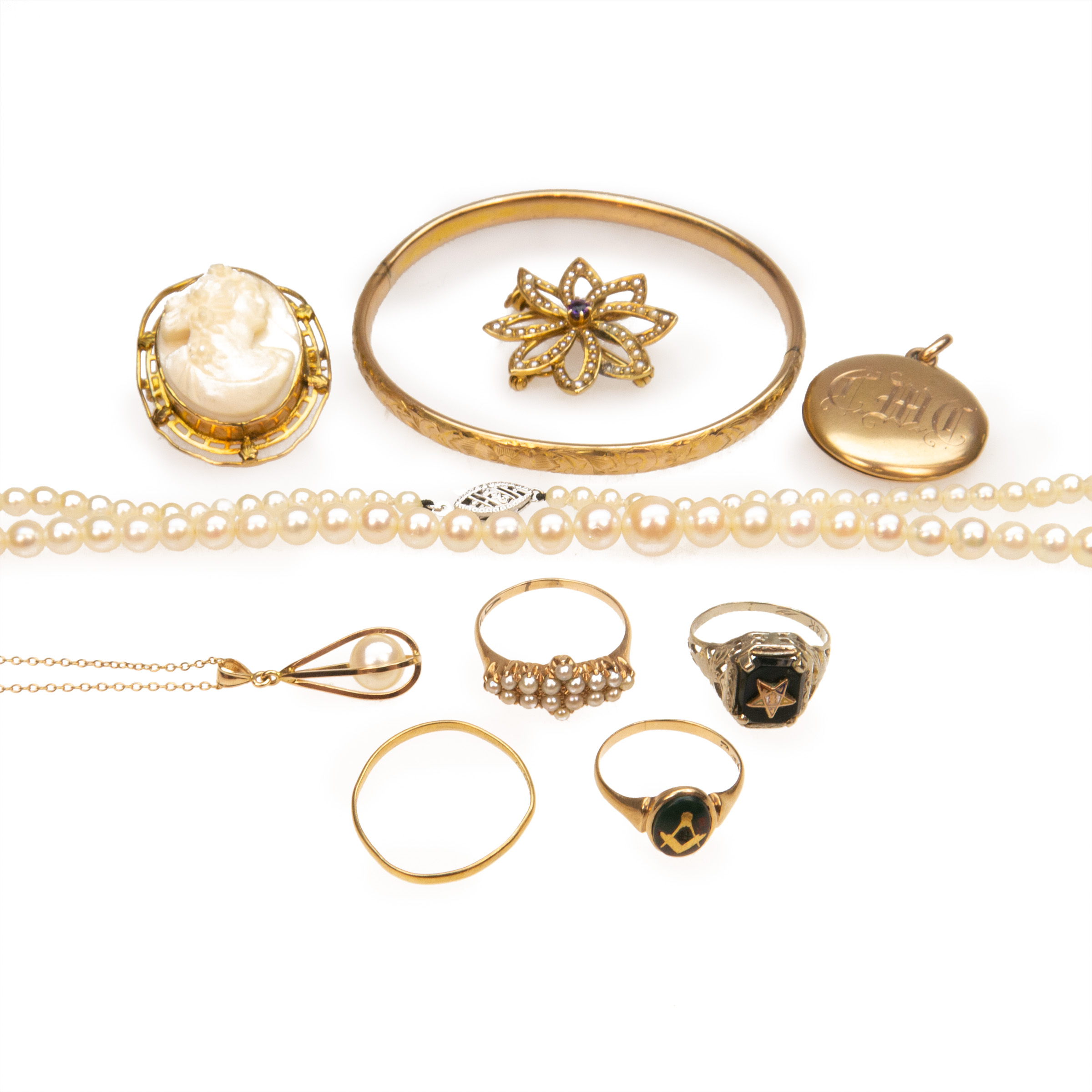 A Small Quantity Of Gold Jewellery