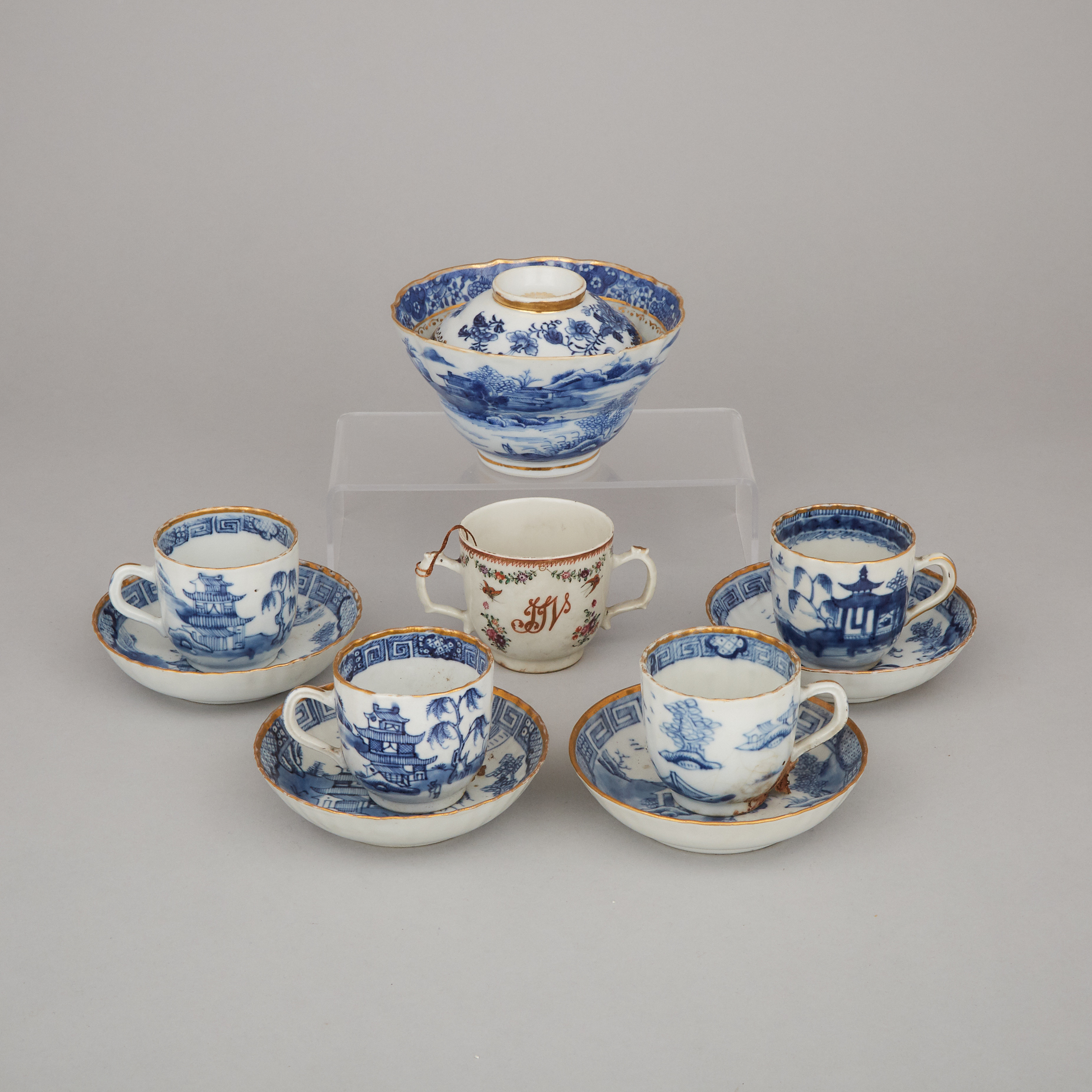 A Group of Nine Export Gilt Decorated Blue and White Porcelain Wares, 19th Century