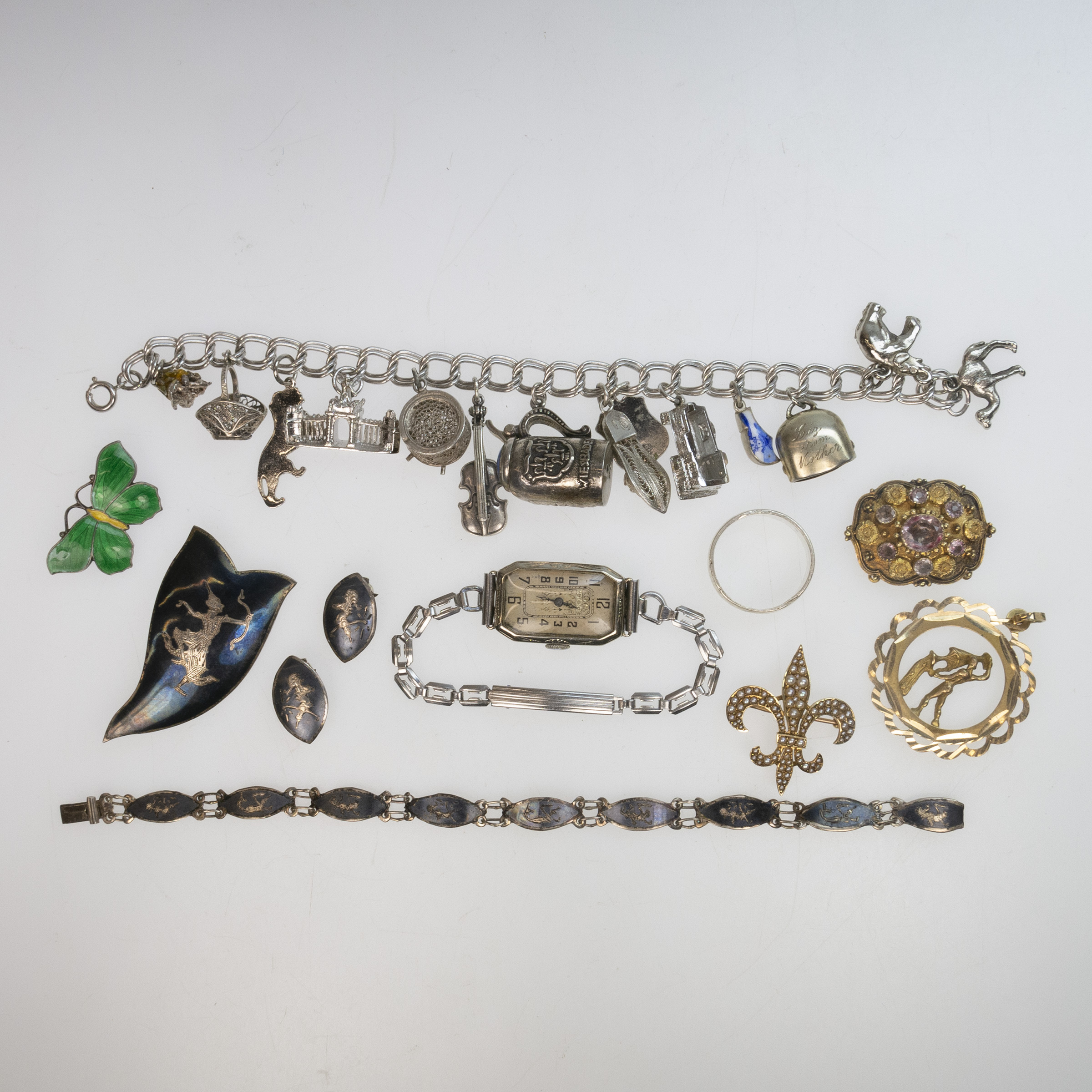Quantity of Gold And Silver Jewellery