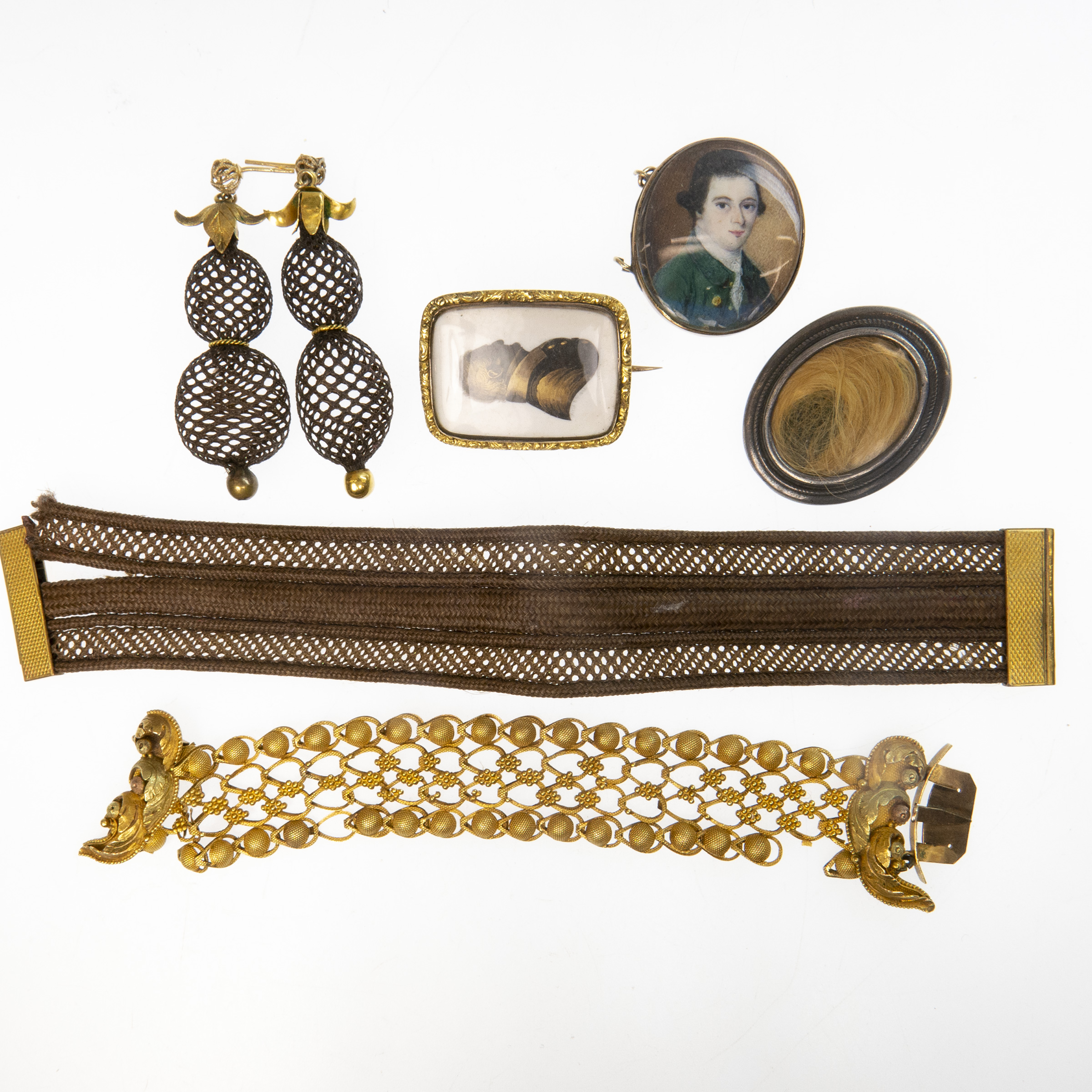 Small Quantity of 19th Century Jewellery