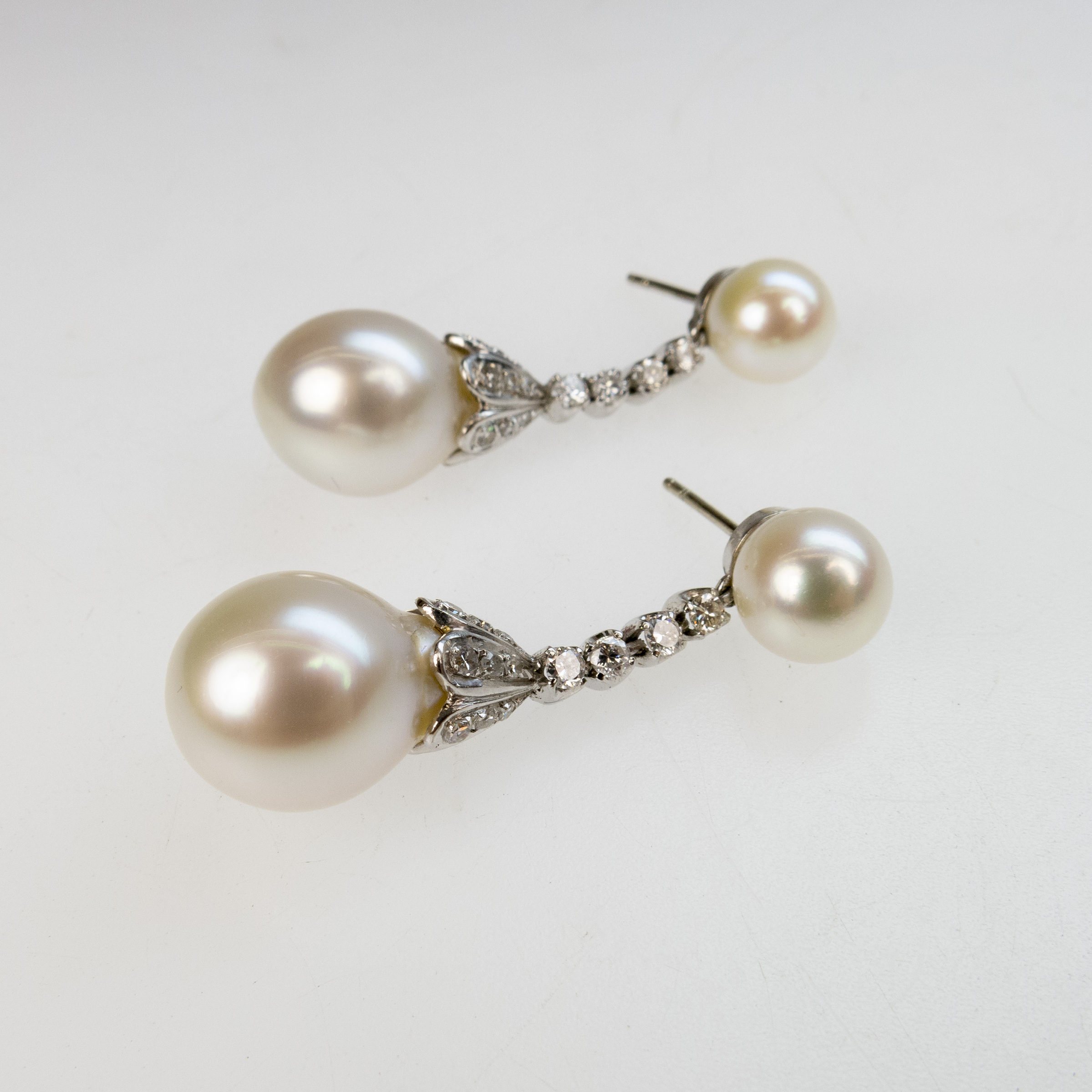 Pair of 14k White Gold Drop Earrings