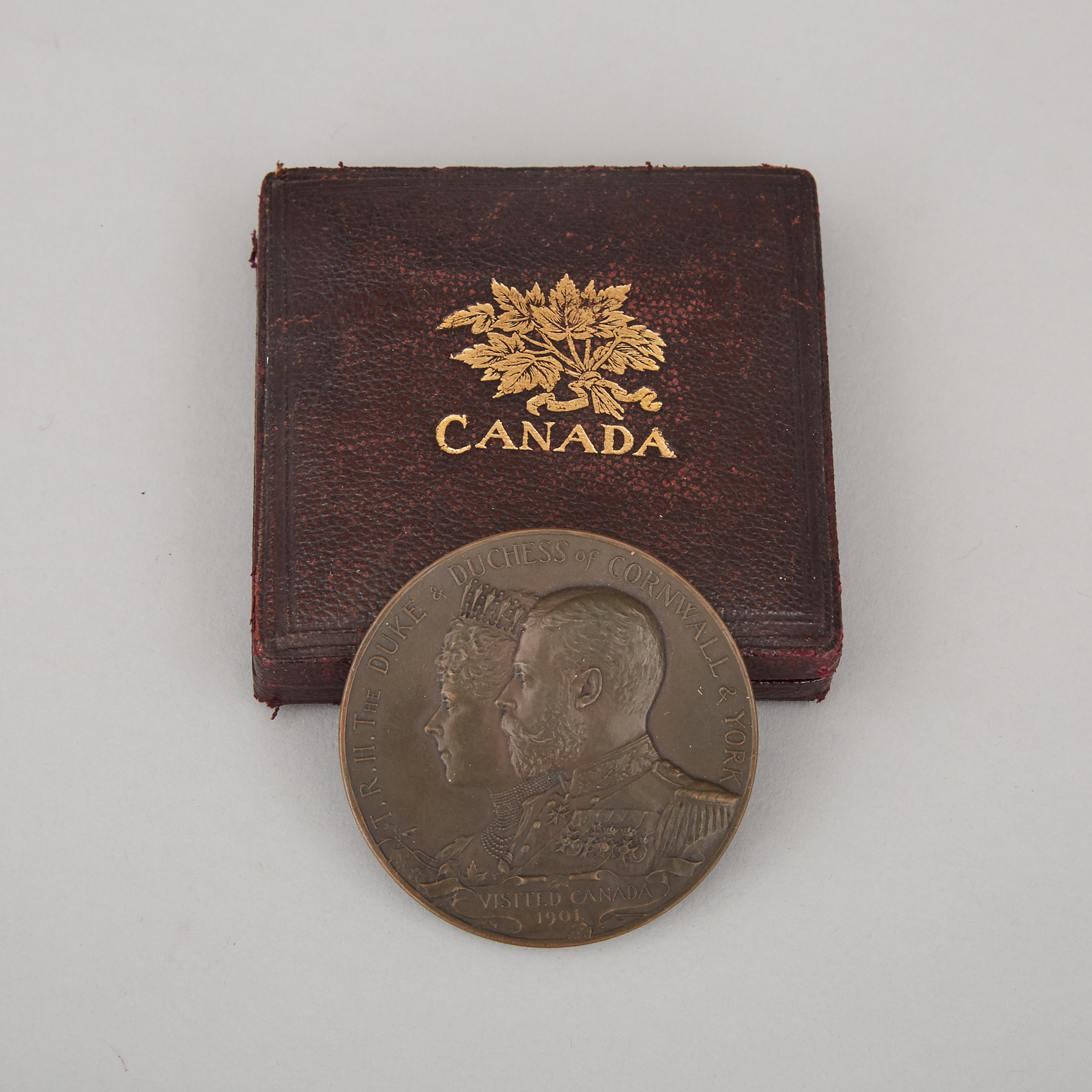 Bronze Medallion Commemorating the Visit of the Duke and Duchess of Cornwall and York Acknowledging Canada's Participation in the Boer War, 1901