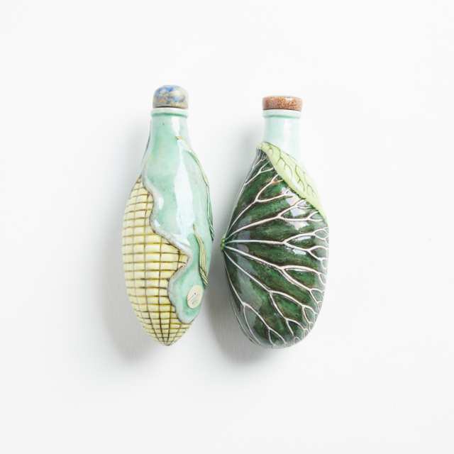 Two Moulded Porcelain 'Corn' and 'Lotus-Form' Snuff Bottles, 19th/Early 20th Century