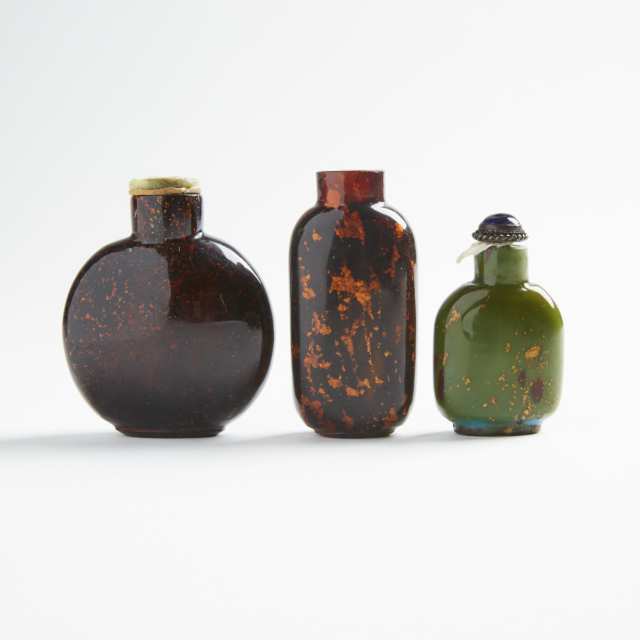 A Group of Three Aventurine Glass Snuff Bottles, 19th/Early 20th Century