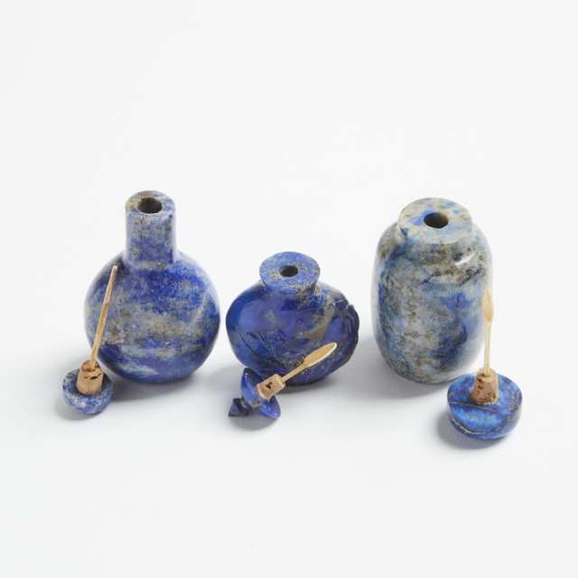 A Group of Three Lapis Lazuli Snuff Bottles, 19th/20th Century