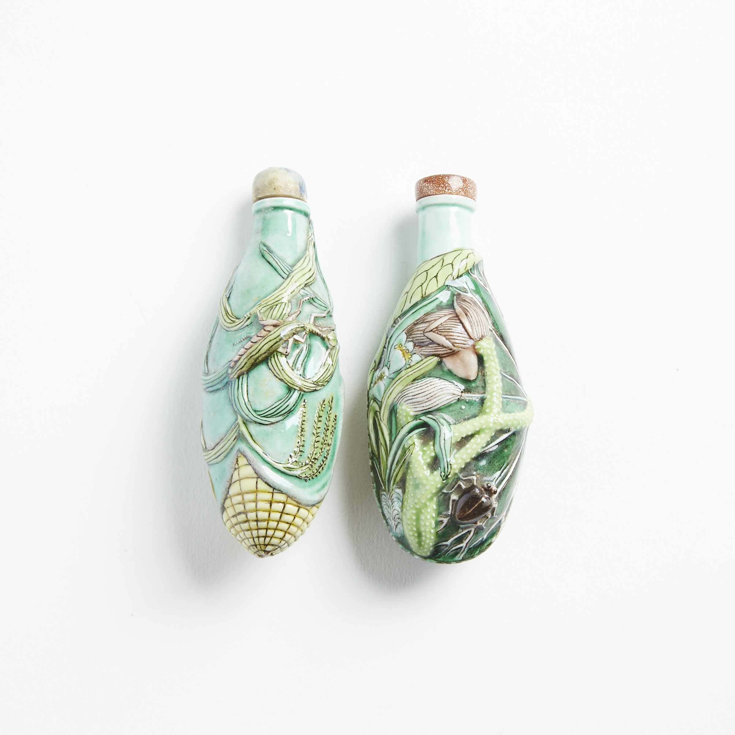 Two Moulded Porcelain 'Corn' and 'Lotus-Form' Snuff Bottles, 19th/Early 20th Century