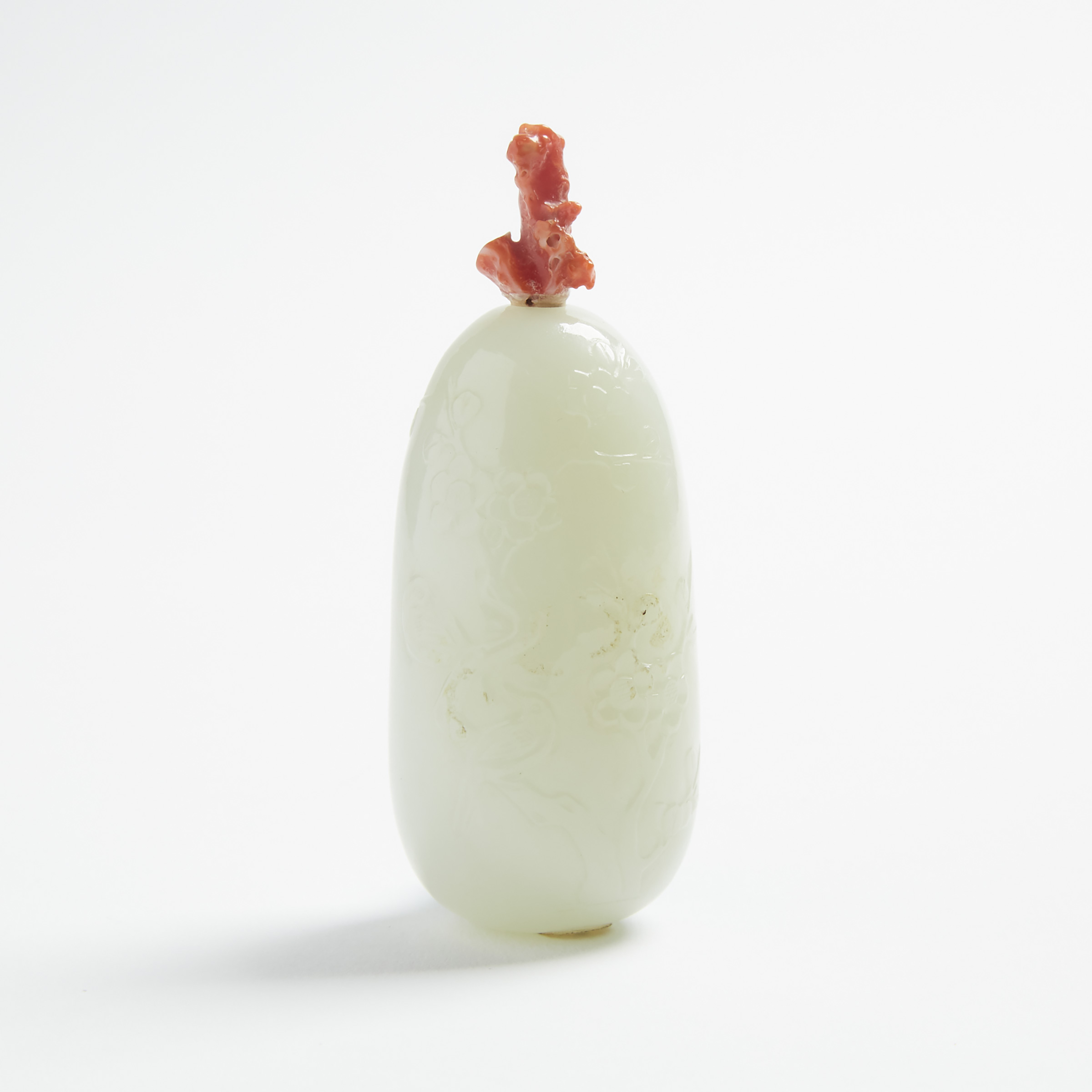 A White Jade Pebble-Form Snuff Bottle, 18th/19th Century