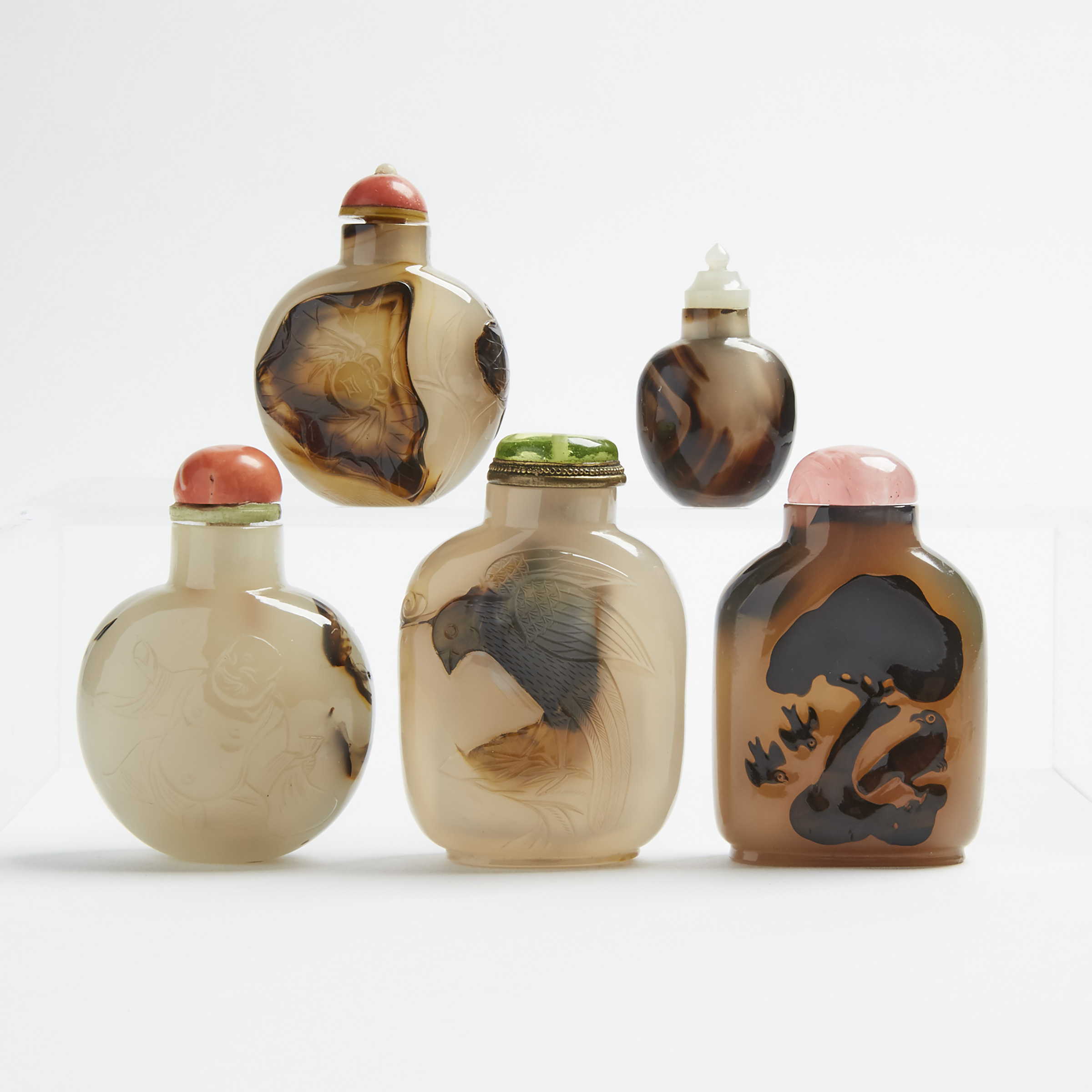 A Group of Five Agate Snuff Bottles, 19th/20th Century