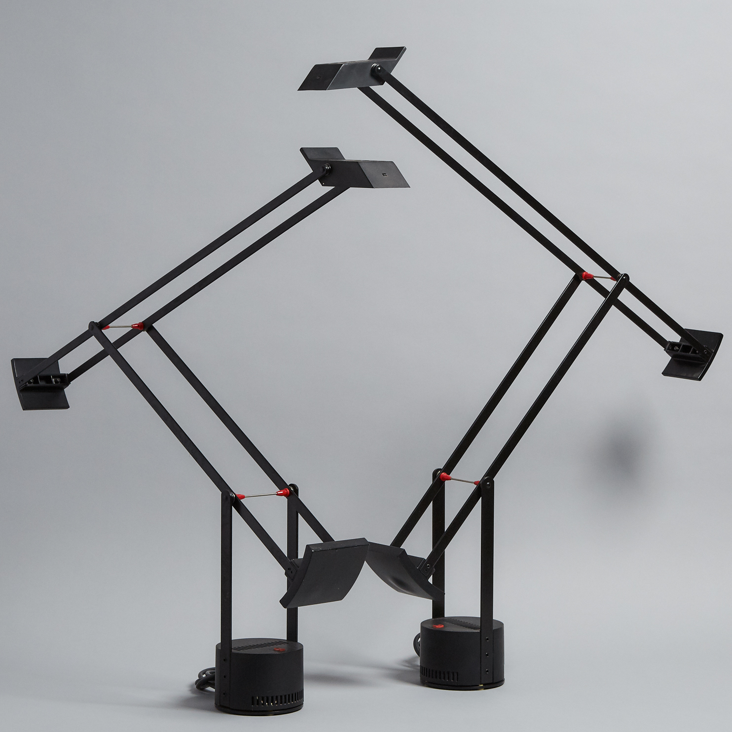 Pair of 'Tizio' Desk Lamps by Richard Sapper for Artemide, Italy, c.1984