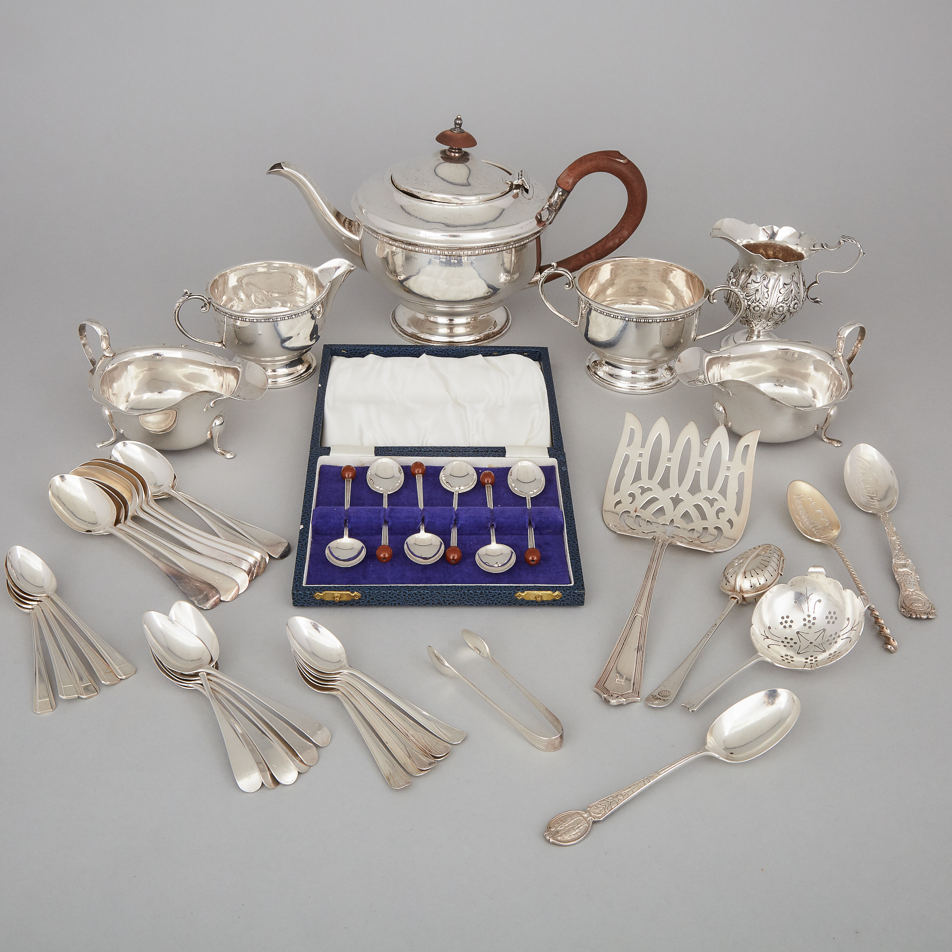 Group of Mainly Georgian, Victorian and Later English Silver, 19th-20th century