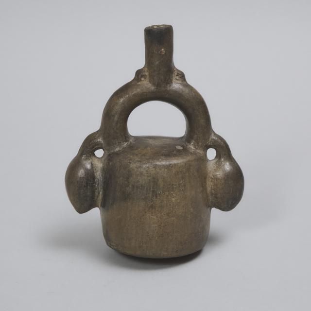 Chimu (Peru) Greyware Pottery Stirrup Spout Vessel, 900-1470 A.D.