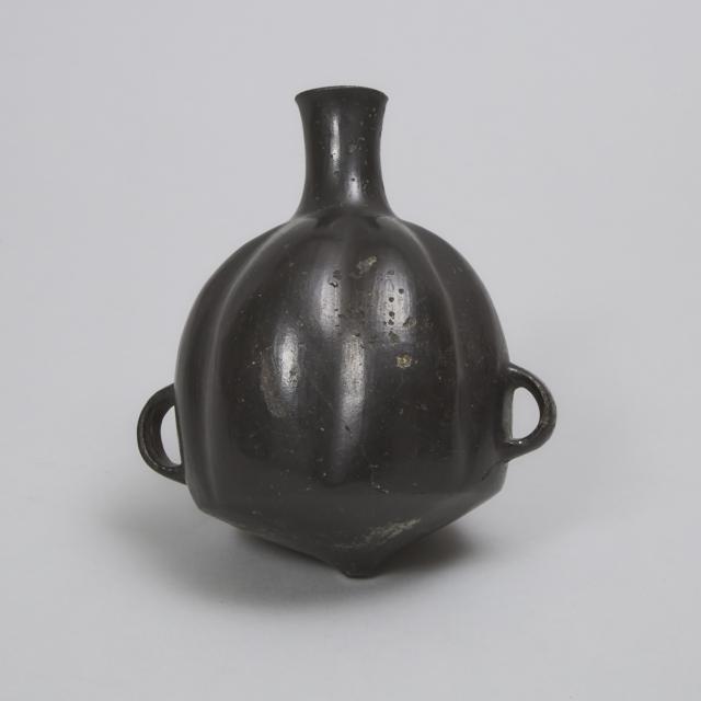Inca-Chimu Blackware Pottery Gourd Form Vessel, 1000-1470
