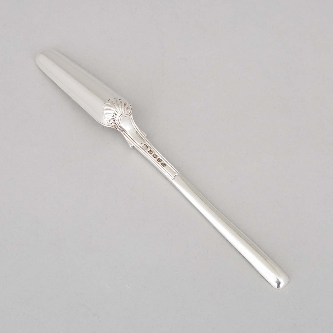 George III Silver Thread and Shell Pattern Marrow Scoop, Moses Brent & Sydenham Peppin, London, 1815