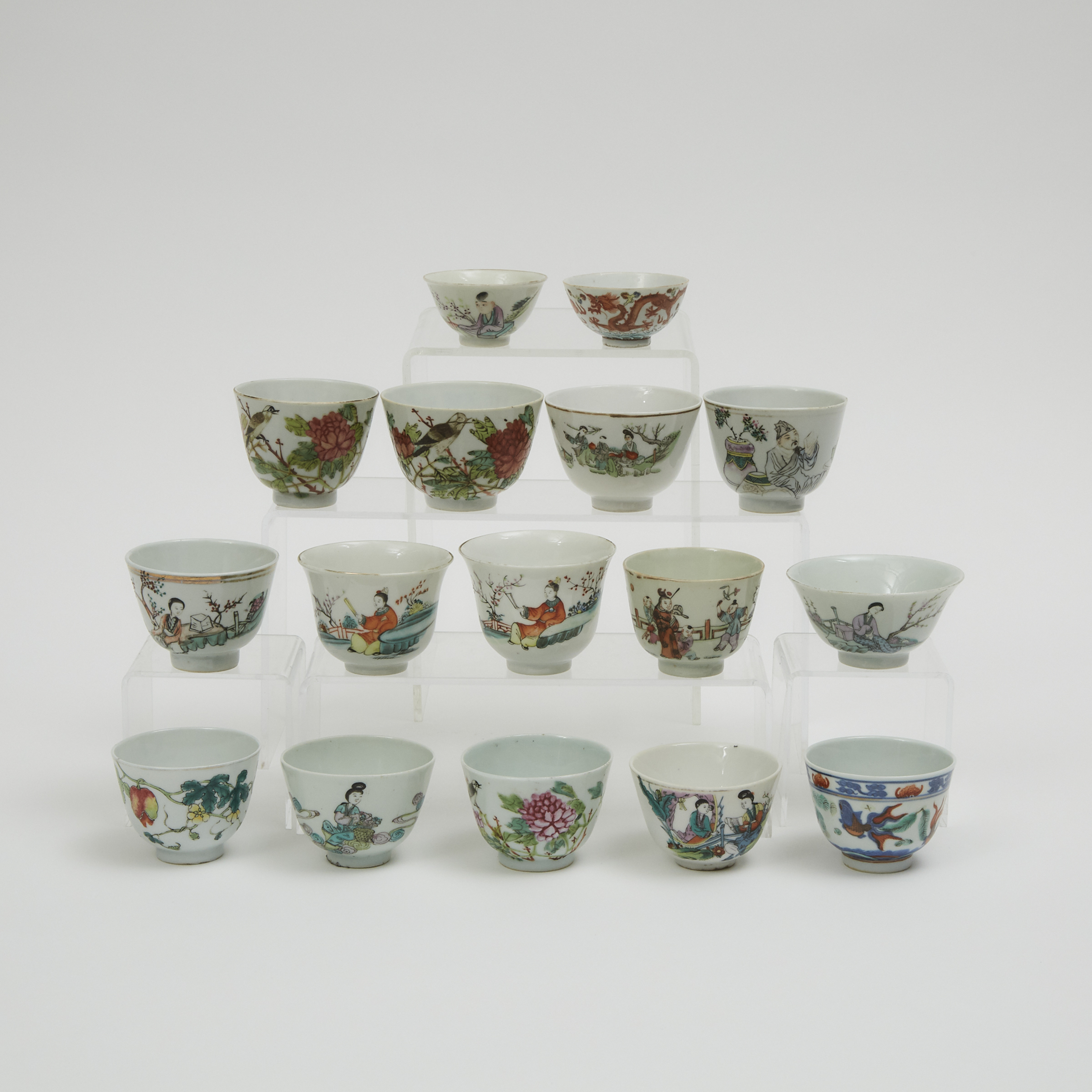 A Group of Sixteen Porcelain Cups, Republican Period