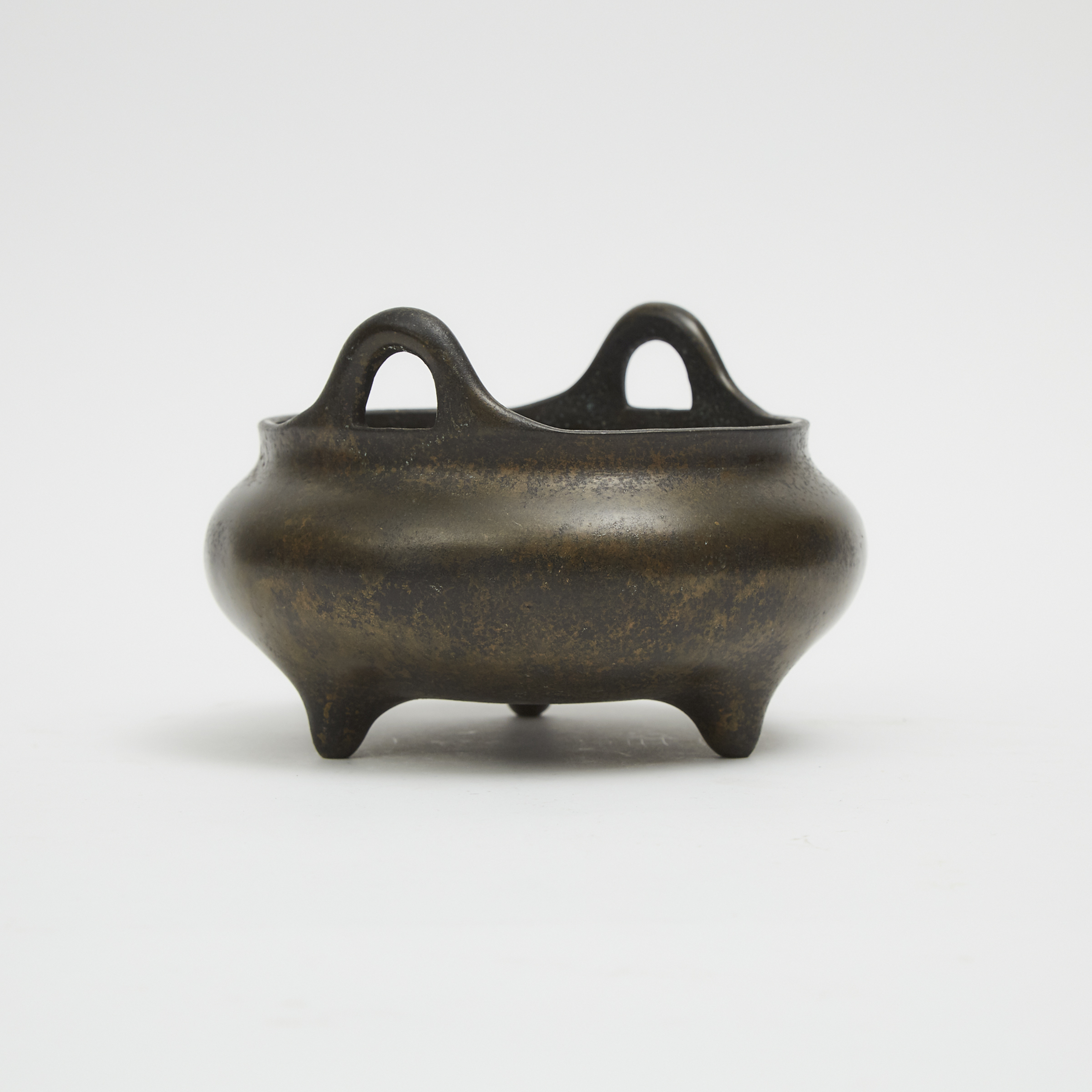 A Bronze Tripod Censer, Qinshulu Mark
