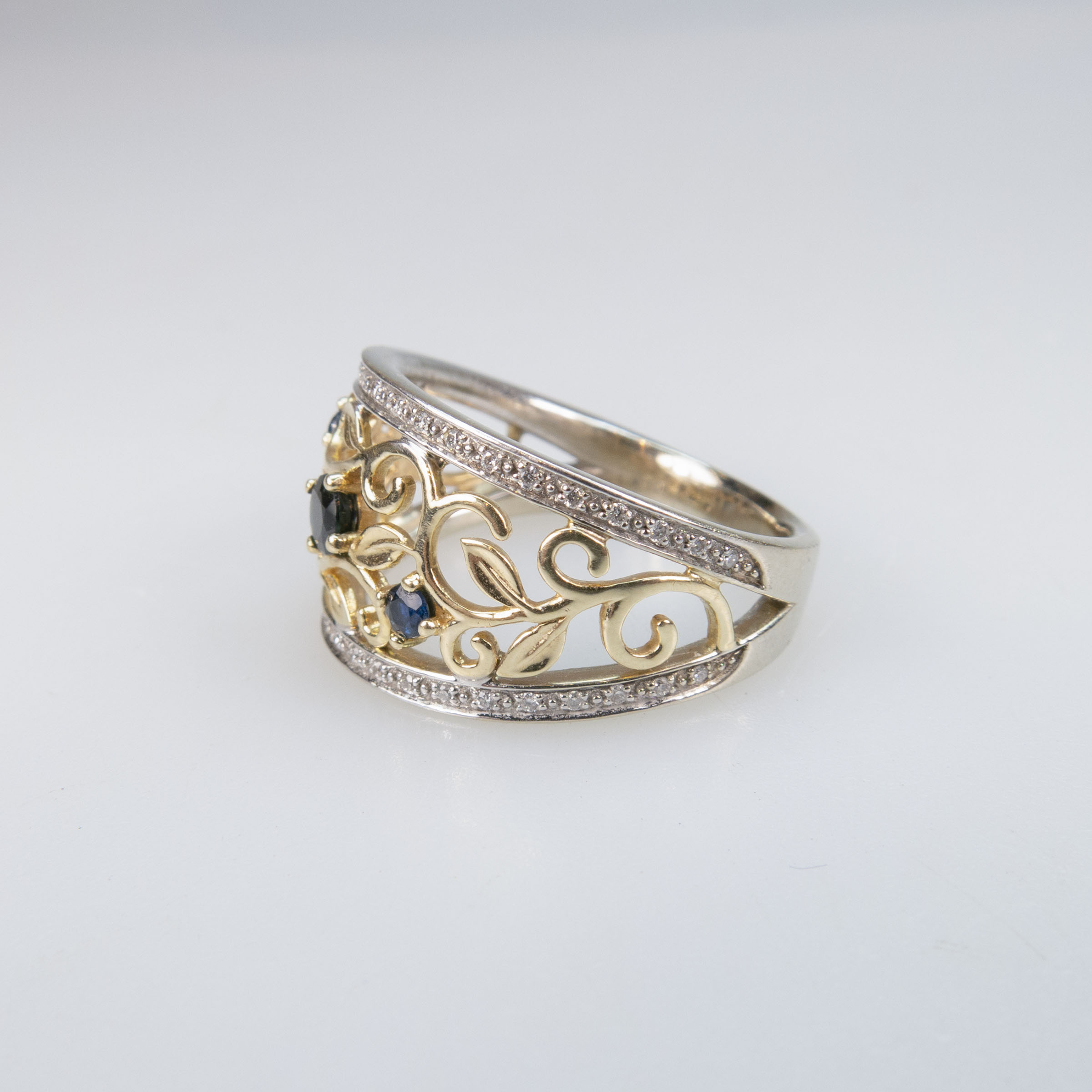 10k Yellow And White Gold Filigree Ring