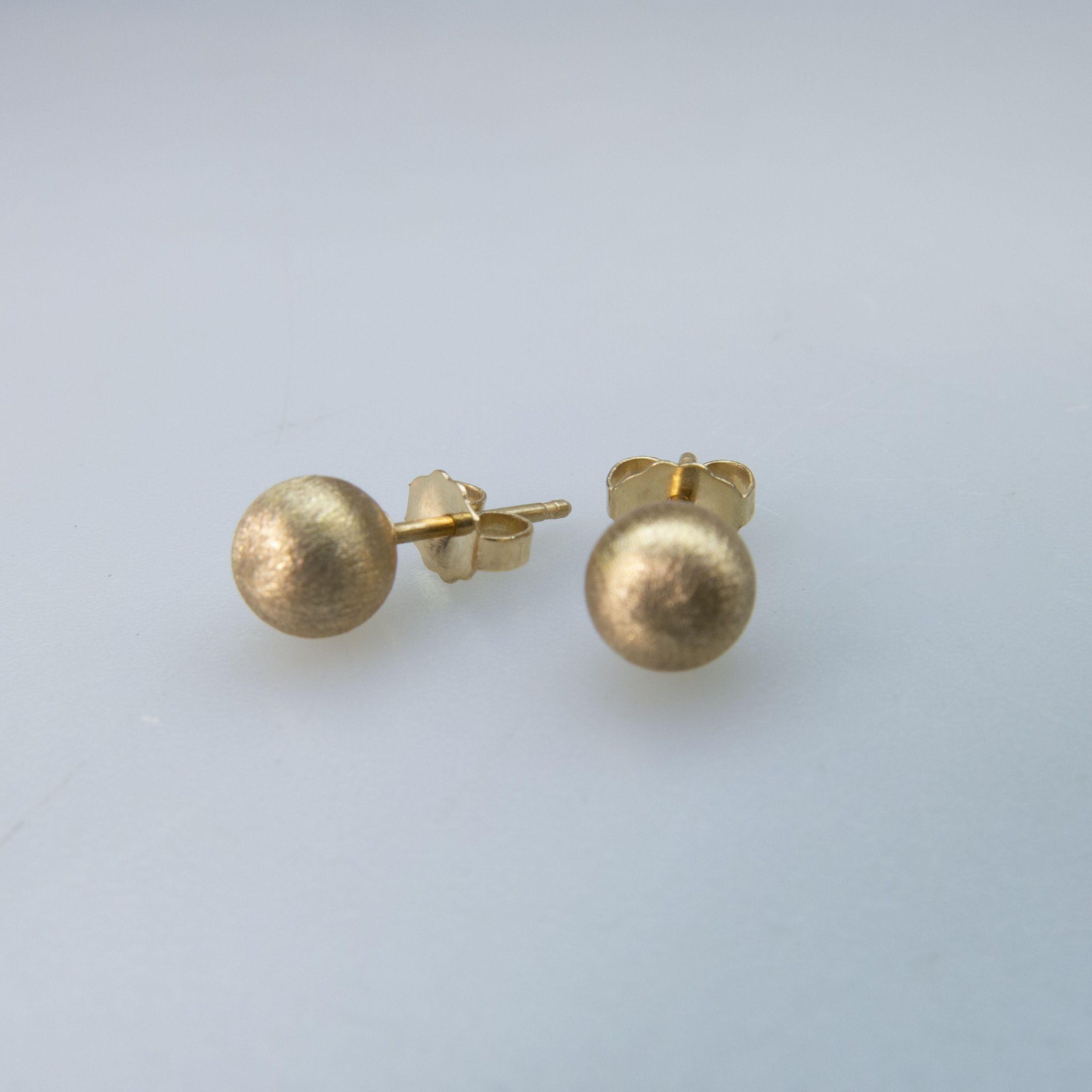 27 x Pairs Of 14k Yellow Gold Stud Earrings