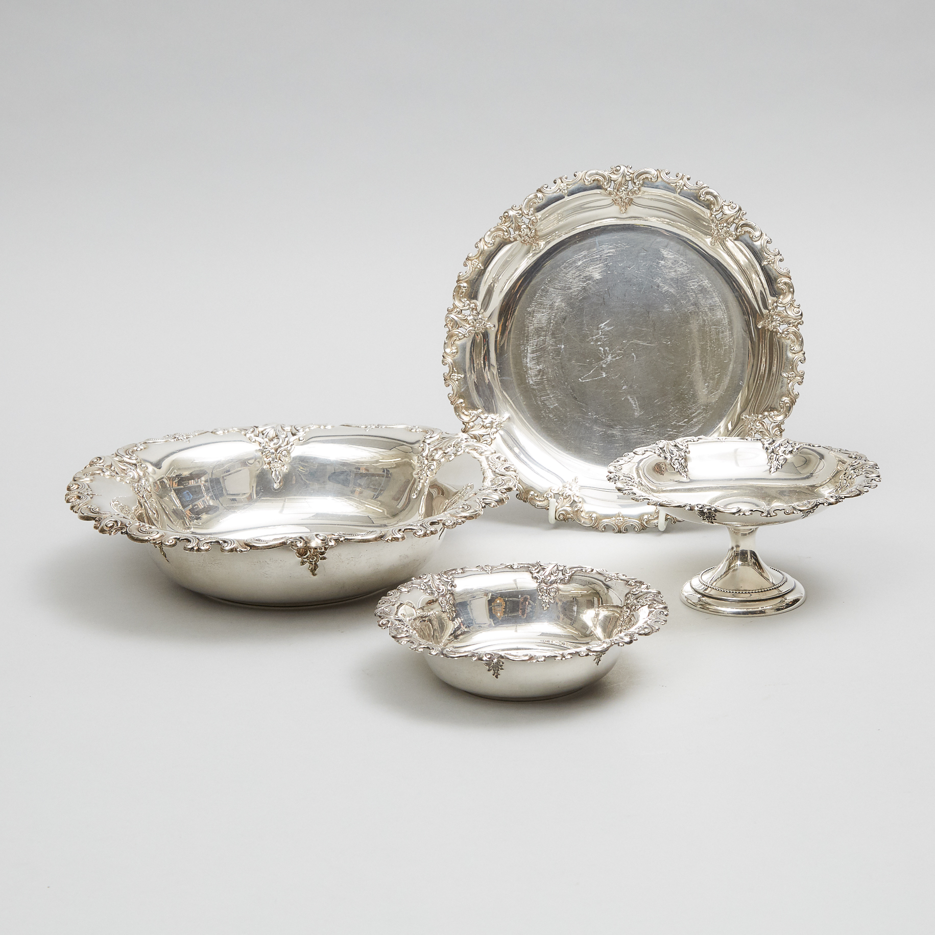 Group of Four American Silver 'Grande Baroque' Pattern Dishes, Wallace Silversmiths, Wallingford, 20th century
