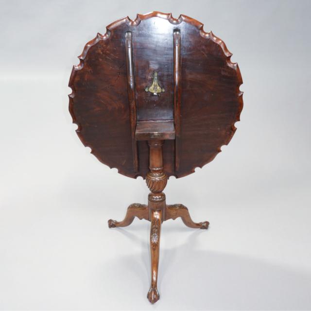 Georgian Carved Mahogany Pie Crust Tilt Top Tea Table, 18th century