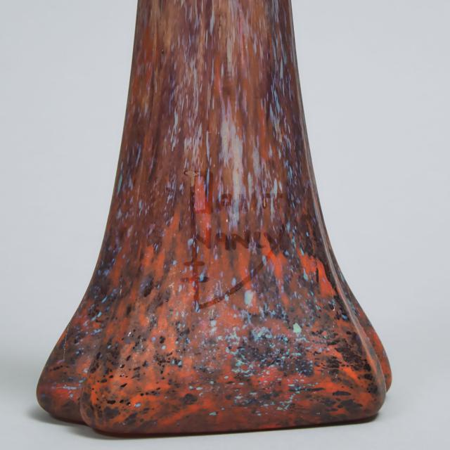 Daum Mottled Coloured Glass Tall Vase, early 20th century