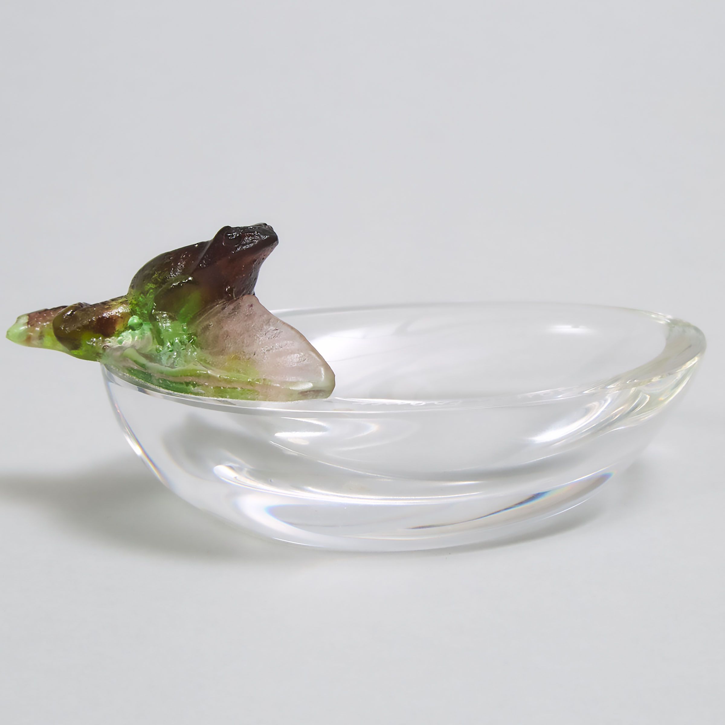 Daum Glass Small Dish with Pâte de Verre Frog, late 20th century