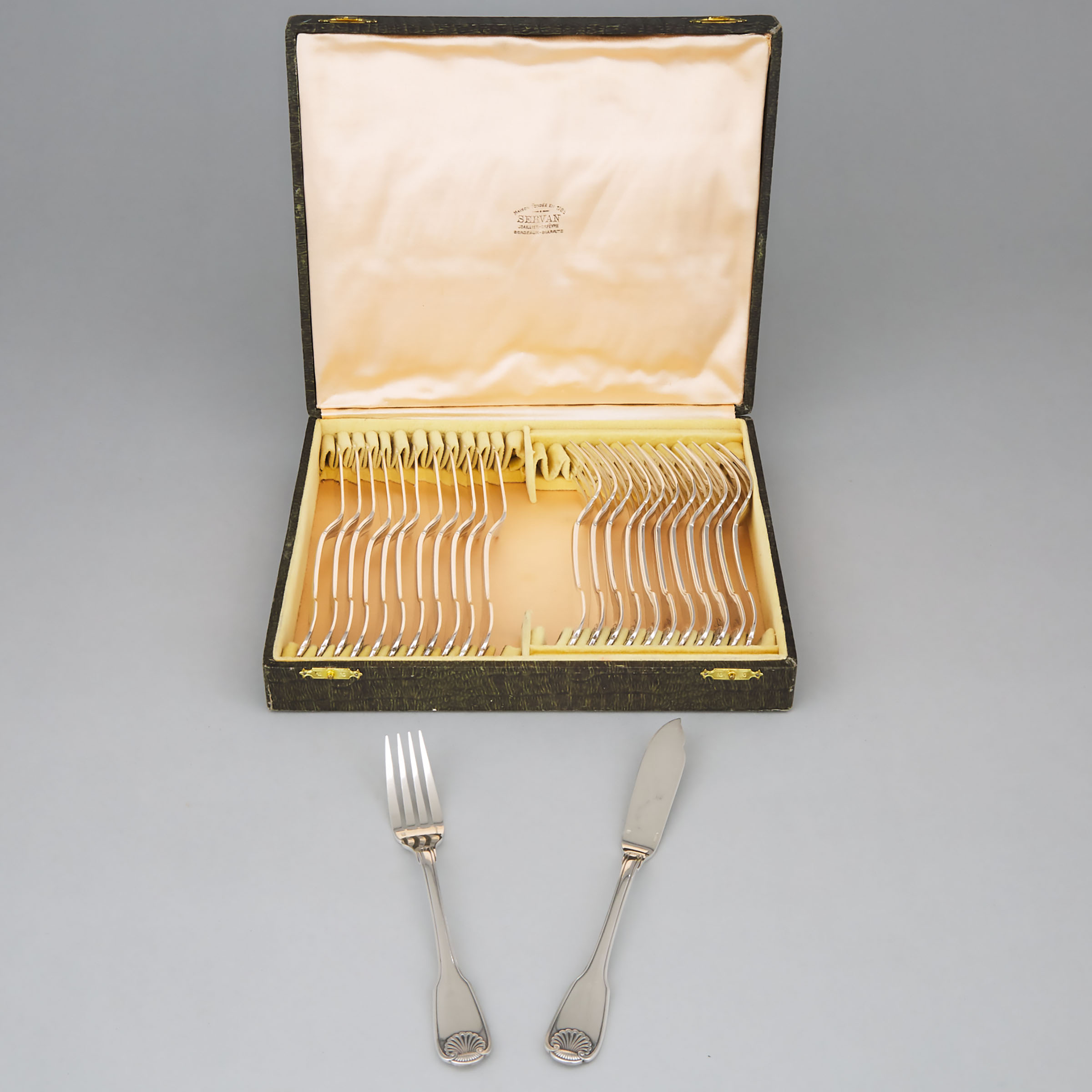 Twelve French Silver Plated ‘Vendome Arcantia’ Pattern Fish Knives and Twelve Forks, Christofle, 20th century