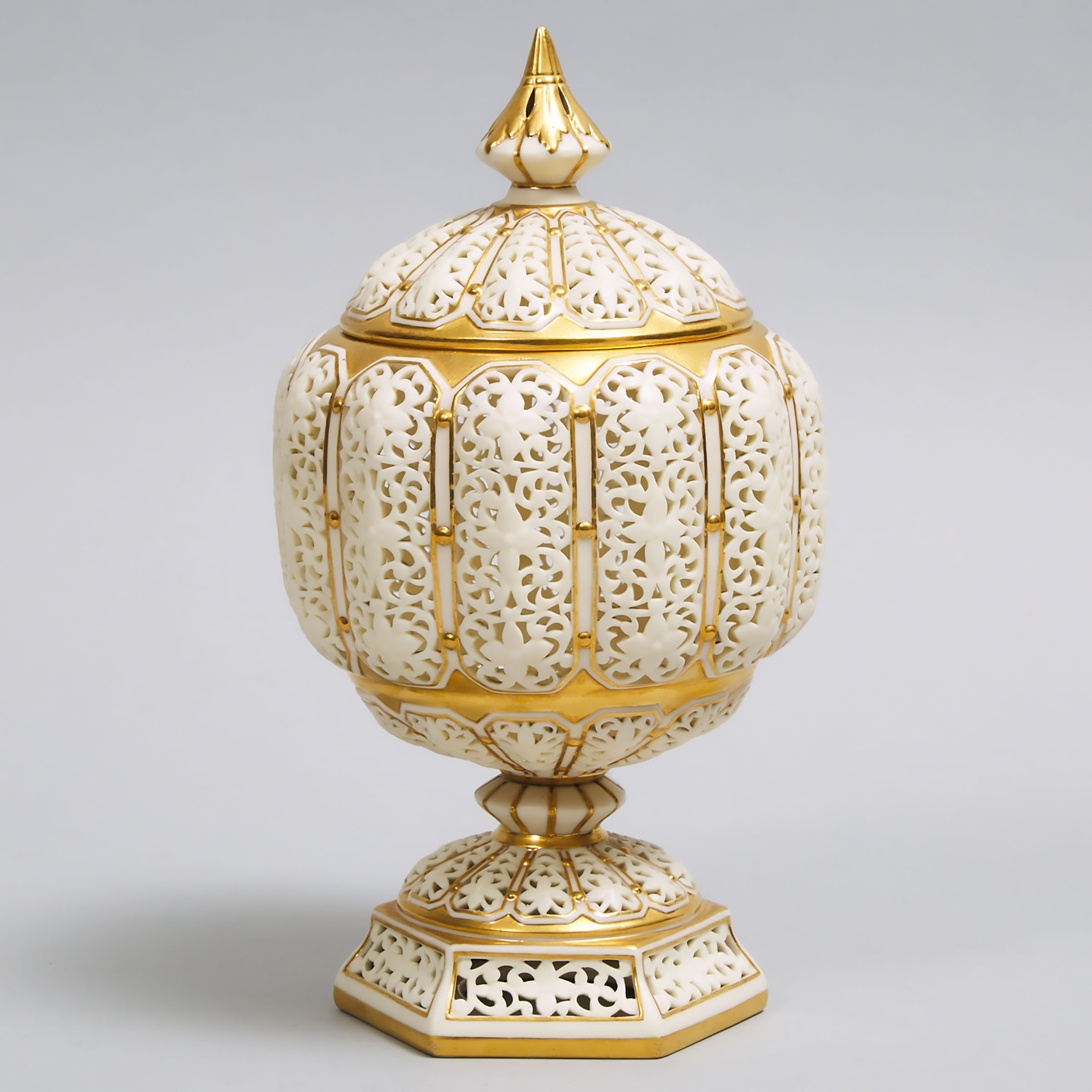 Grainger Worcester Reticulated Globular Covered Vase, c.1891-1902