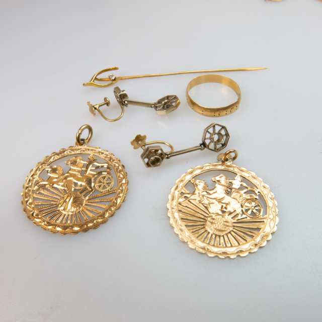 Small Quantity Of Various Gold Jewellery 