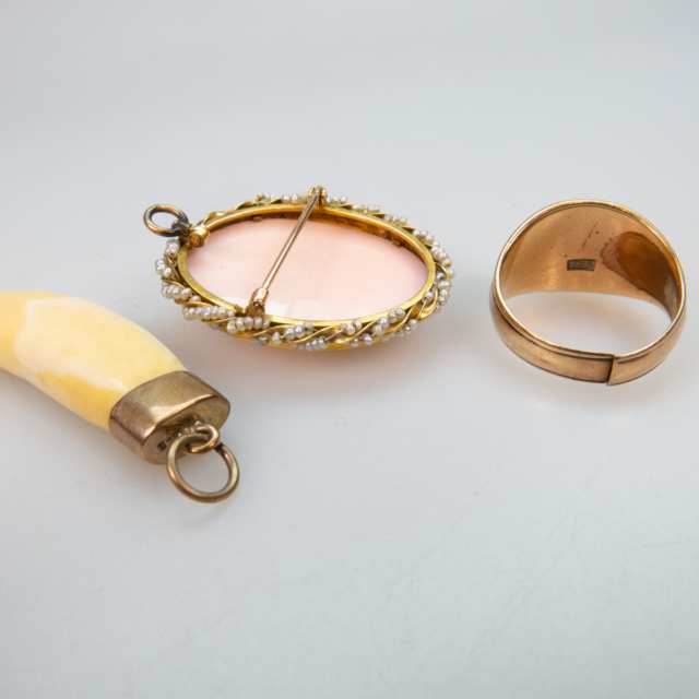 Small Quantity Of Various Gold Jewellery 