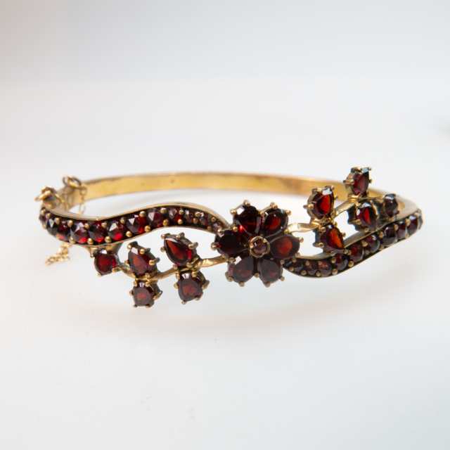 4 Pieces Of Bohemian Garnet Jewellery