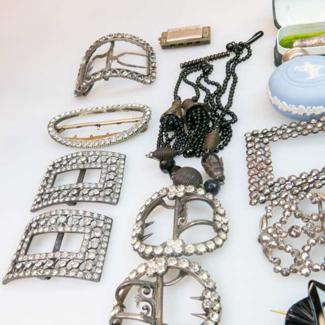 Quantity Of Various Jewellery And Accessories