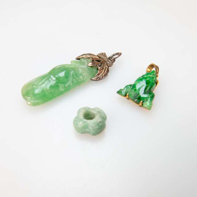 9 Pieces Of Carved Jadeite Jewellery