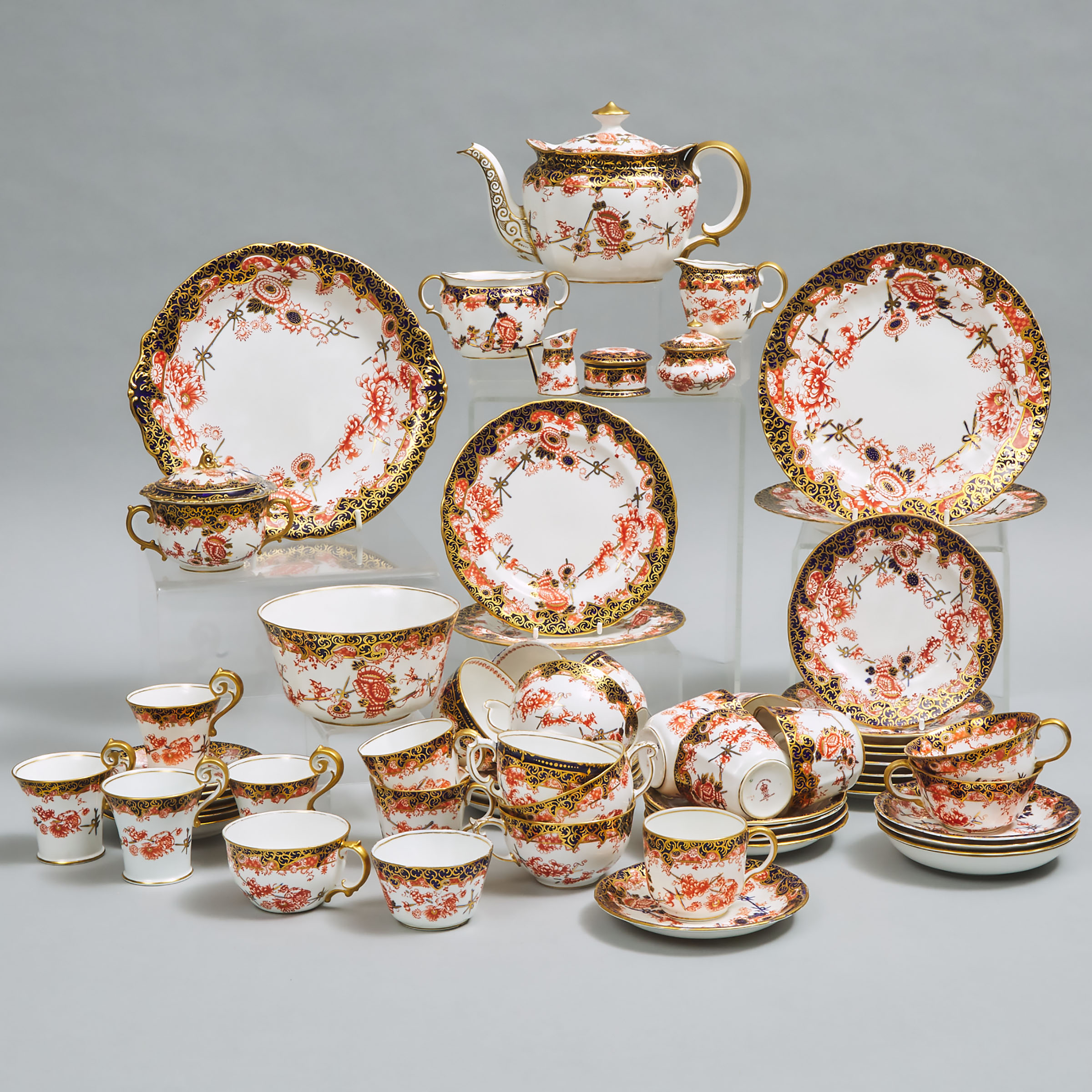 Royal Crown Derby 'Scissor' (2649) Pattern Tea Service, 20th century