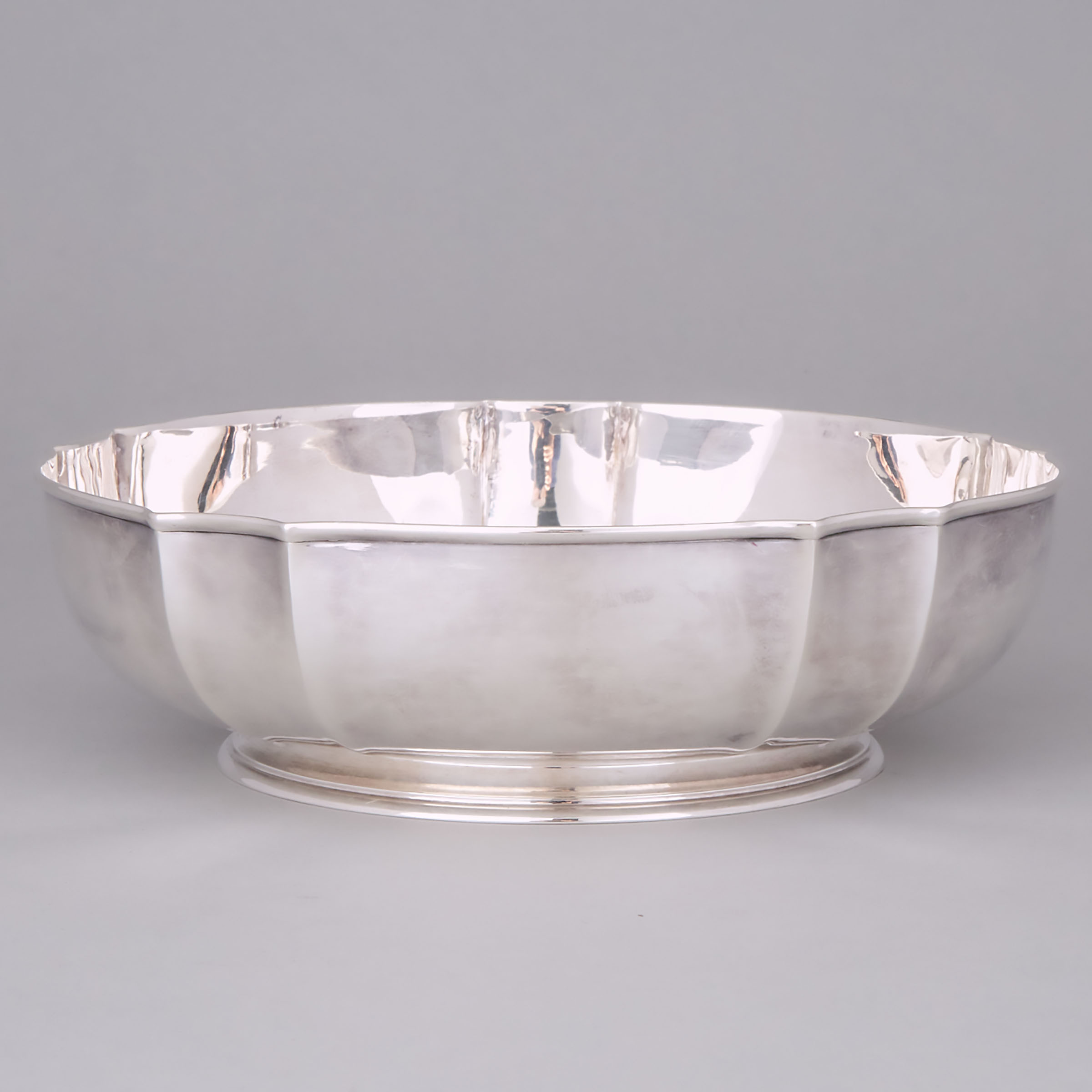 Swiss Silver Shaped Circular Bowl, Jezler, Schaffhausen, 20th century 