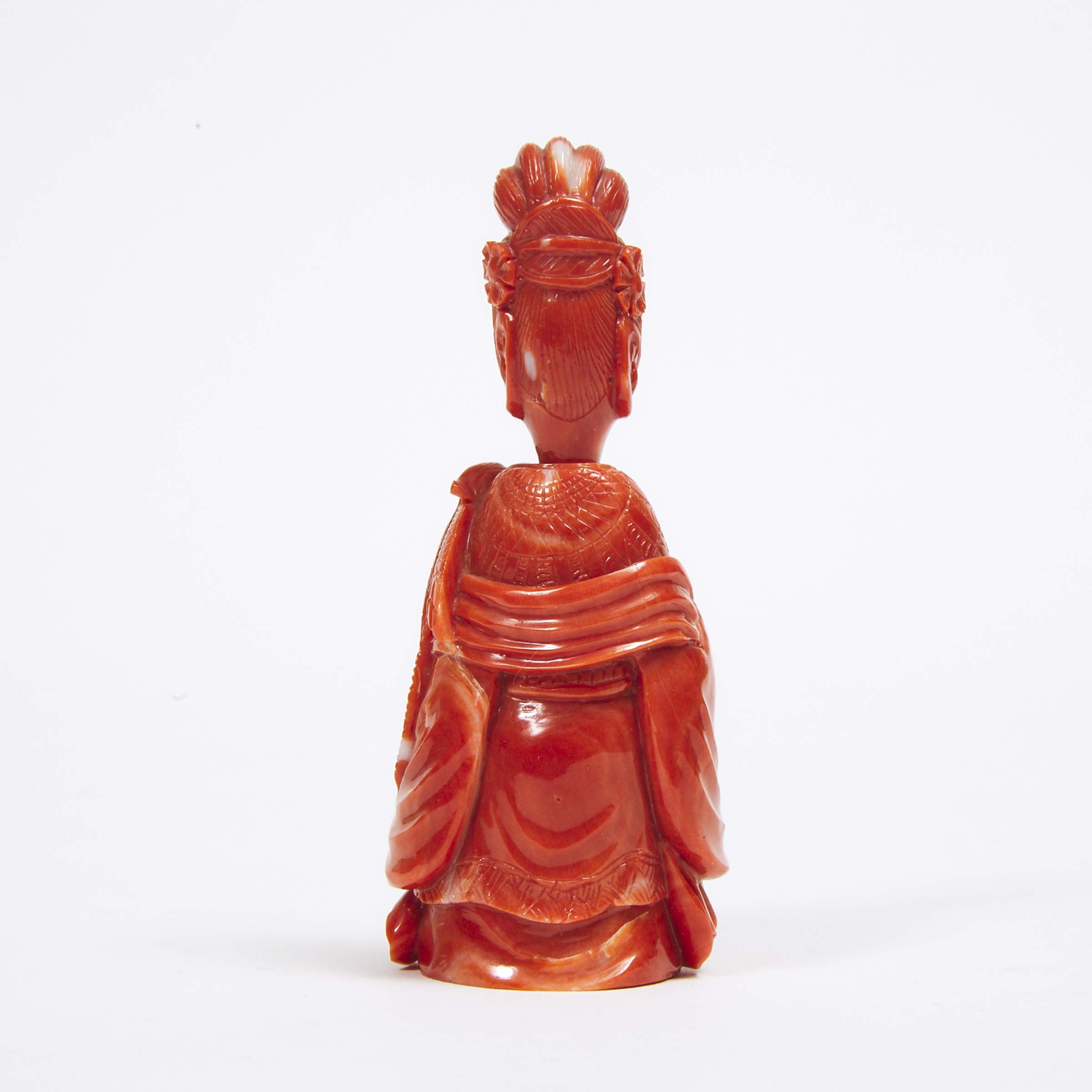 A Carved Coral 'Lady and Parrot' Snuff Bottle, 19th/20th Century
