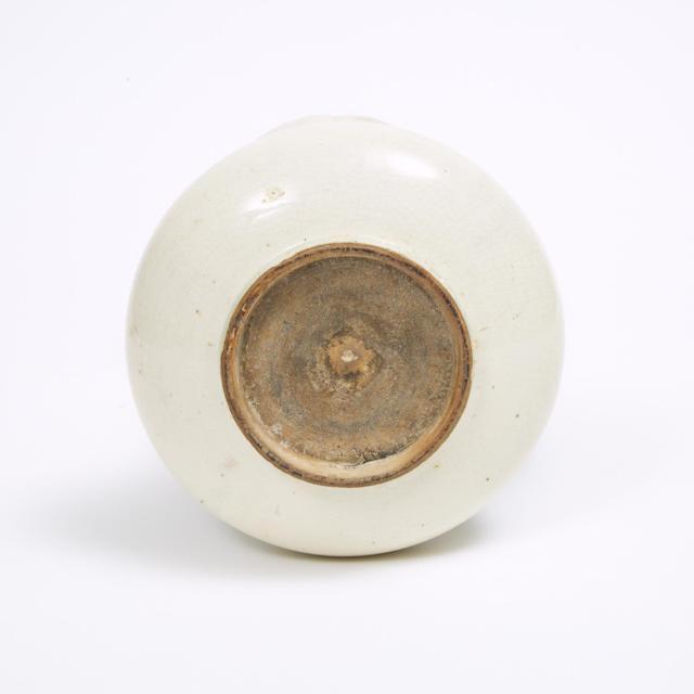 A White-Glazed 'Garlic-Head' Vase, 19th Century or Later