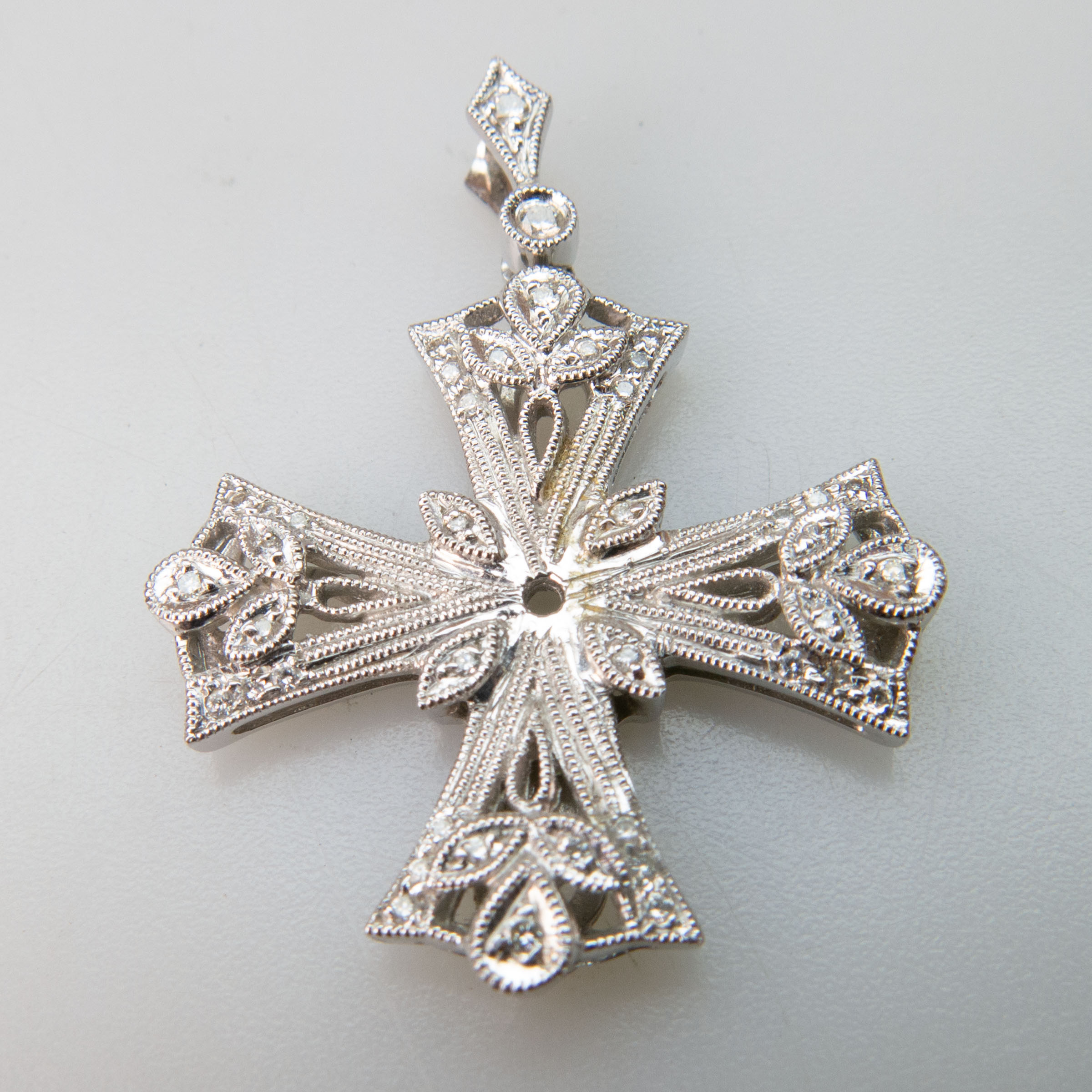 18k White Gold Maltese Cross Pendant