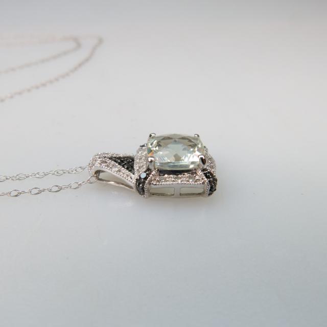 14k White Gold Pendant And Chain
