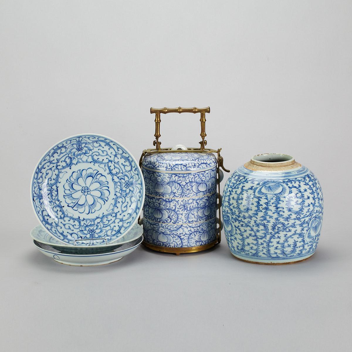 Group of Blue and White ‘Floral Design’ Porcelain Wares, 19th/20th Century