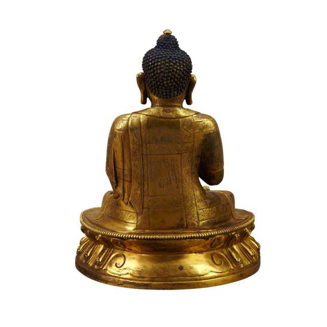 Large Gilt Bronze Seated Buddha, Sino-Tibetan, 17th/18th Century