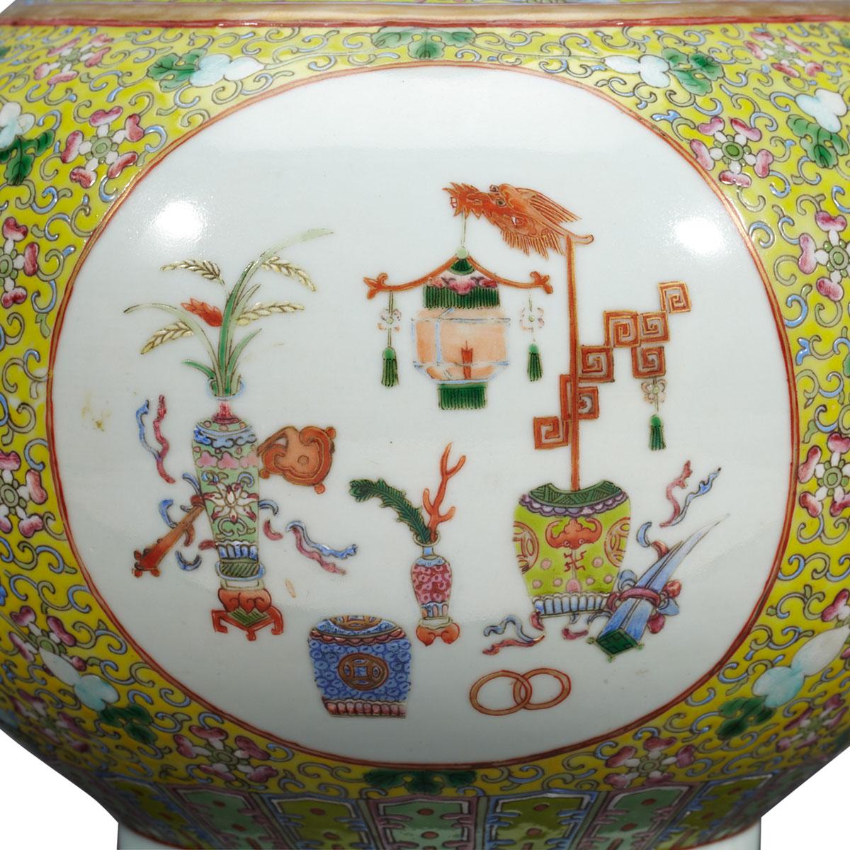 Famille Rose Yellow Ground Medallion Vase, Guangxu Mark and Period (1875-1908)