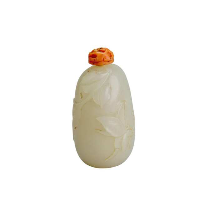 White Jade ‘Butterfly’ Snuff Bottle, 19th Century