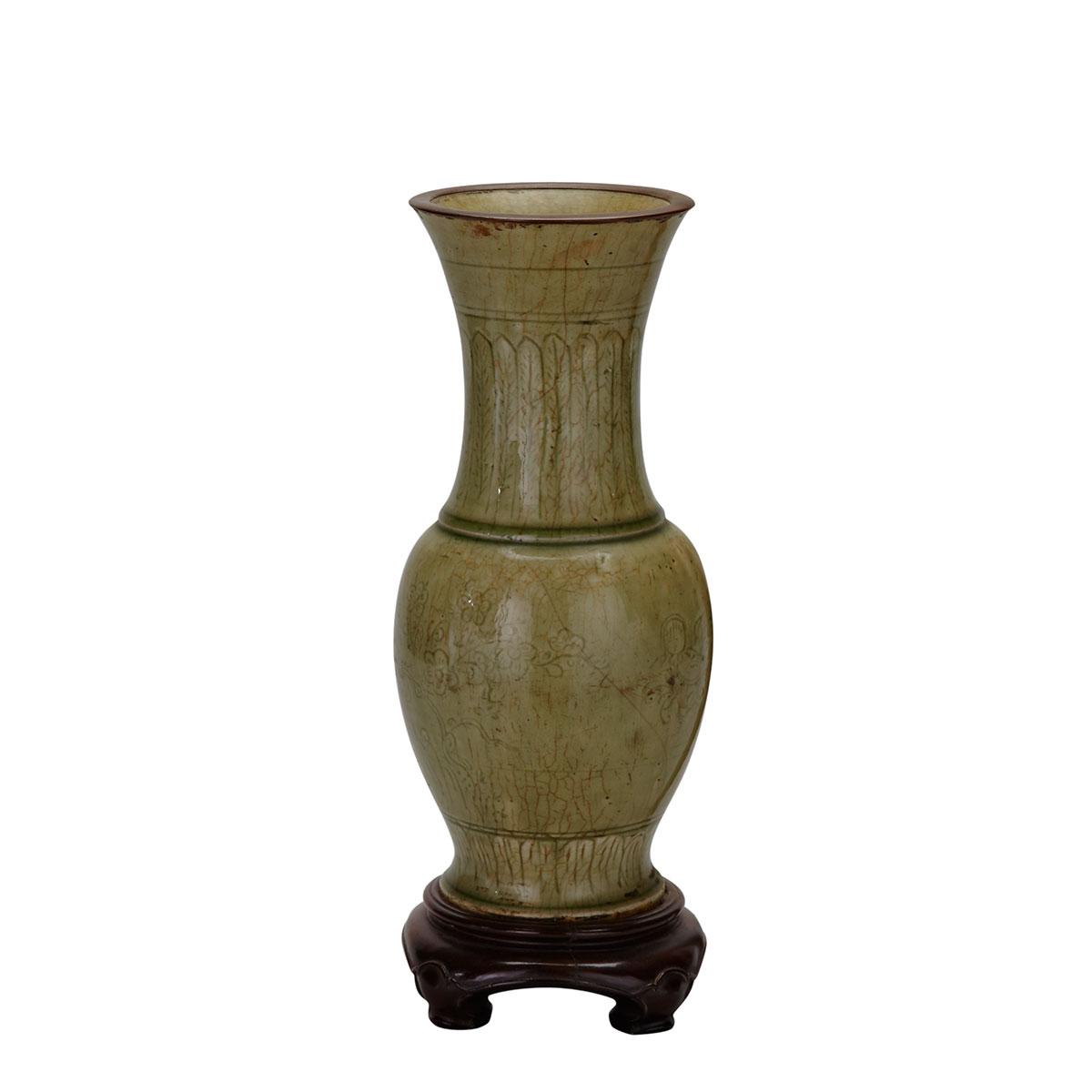 Longquan Baluster Vase, 15th/16th Century