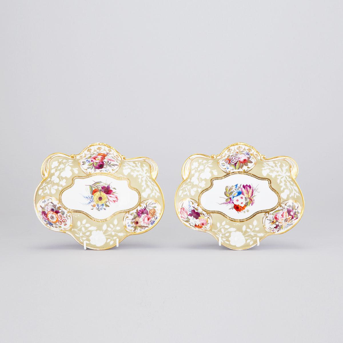 Pair of Chamberlains Worcester Shell Shaped Dessert Dishes, c.1820
