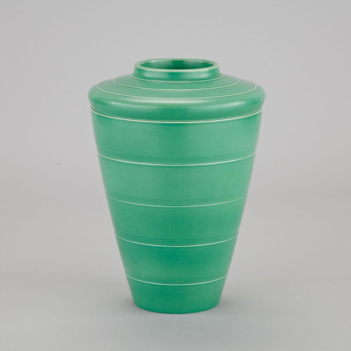 Wedgwood Matt Green Glazed Vase, Keith Murray, 1930s